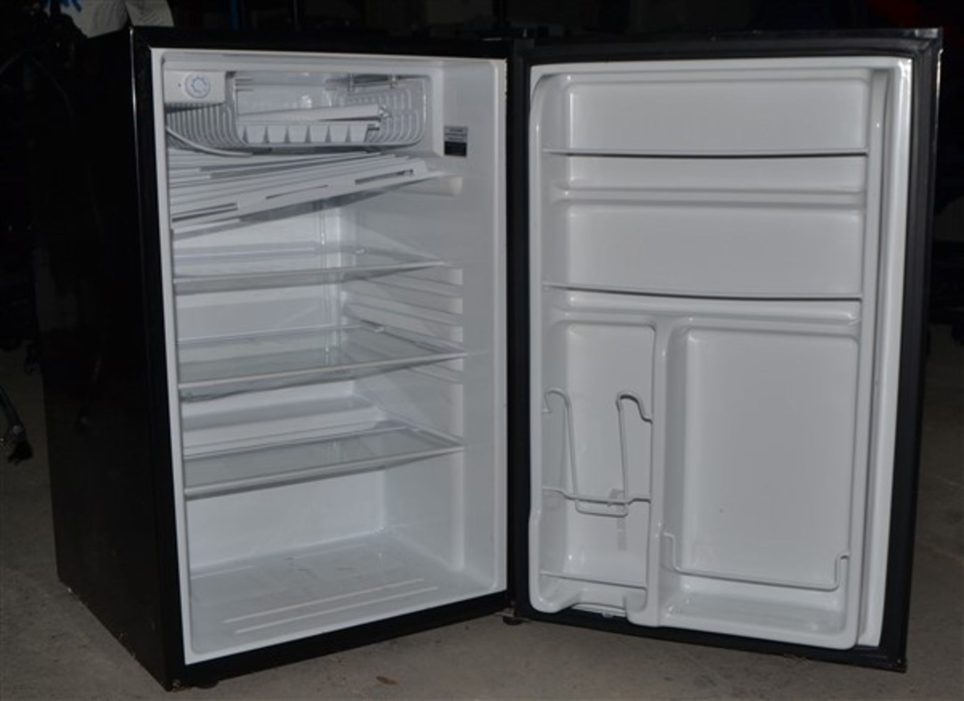 G.E. mini refrigerator