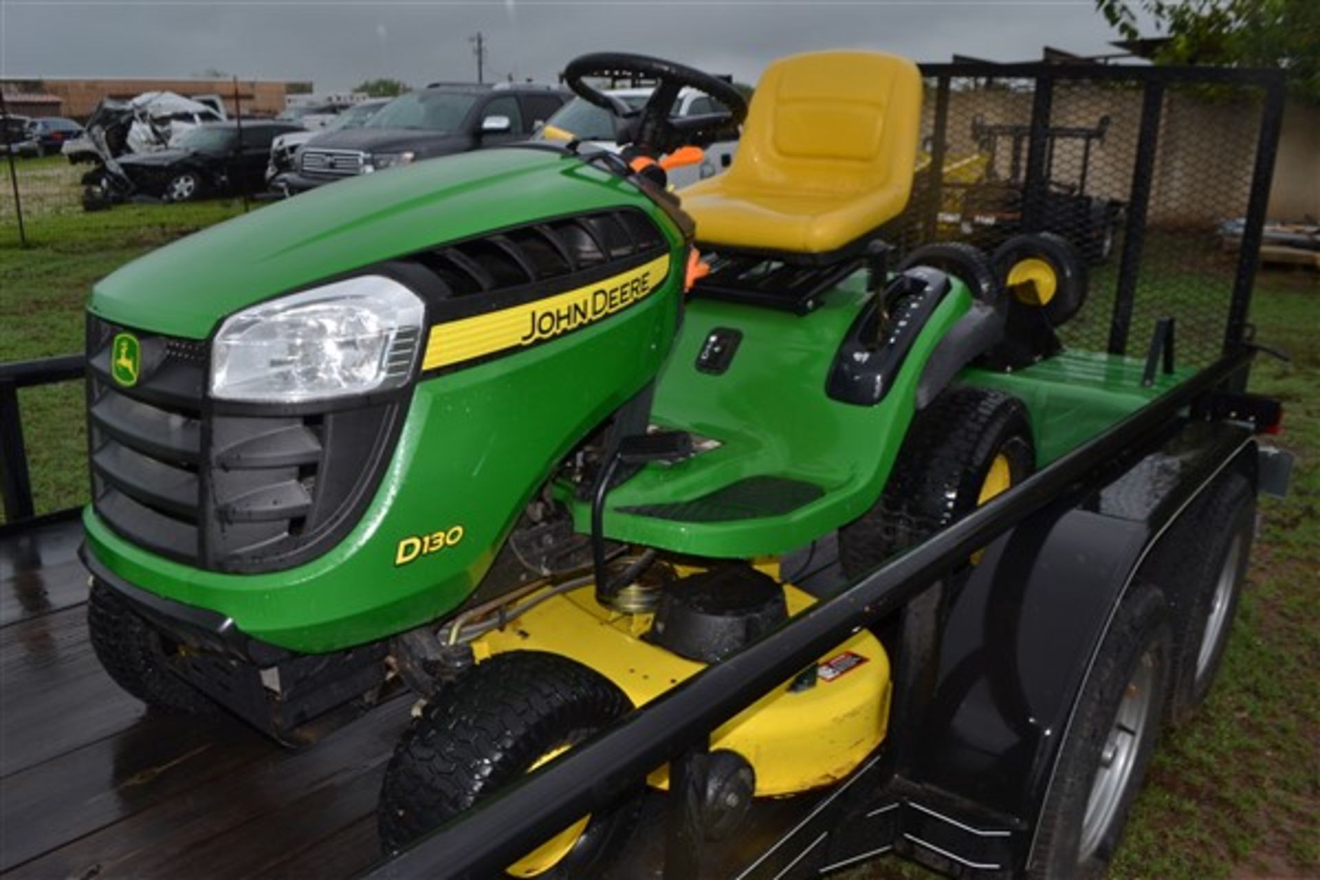 John Deere Riding Lawnmower - Image 2 of 2