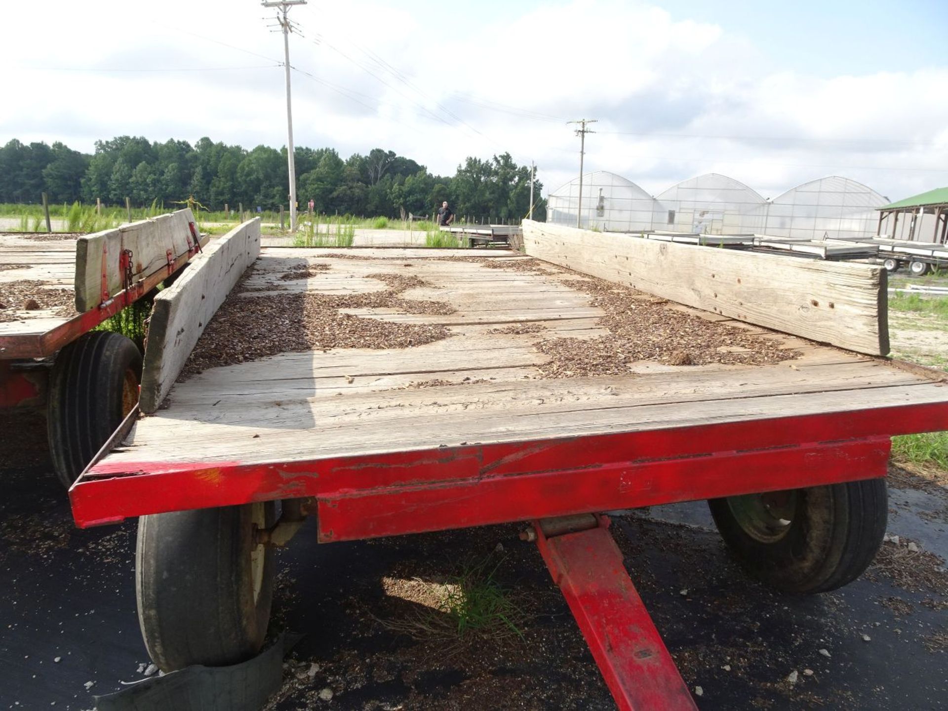 KORY 6872 STEERABLE WAGON, 15' BED, 11L-15 TIRES, WITH HINGED WOOD SIDES (LOCATION: FARM C) - Image 3 of 4