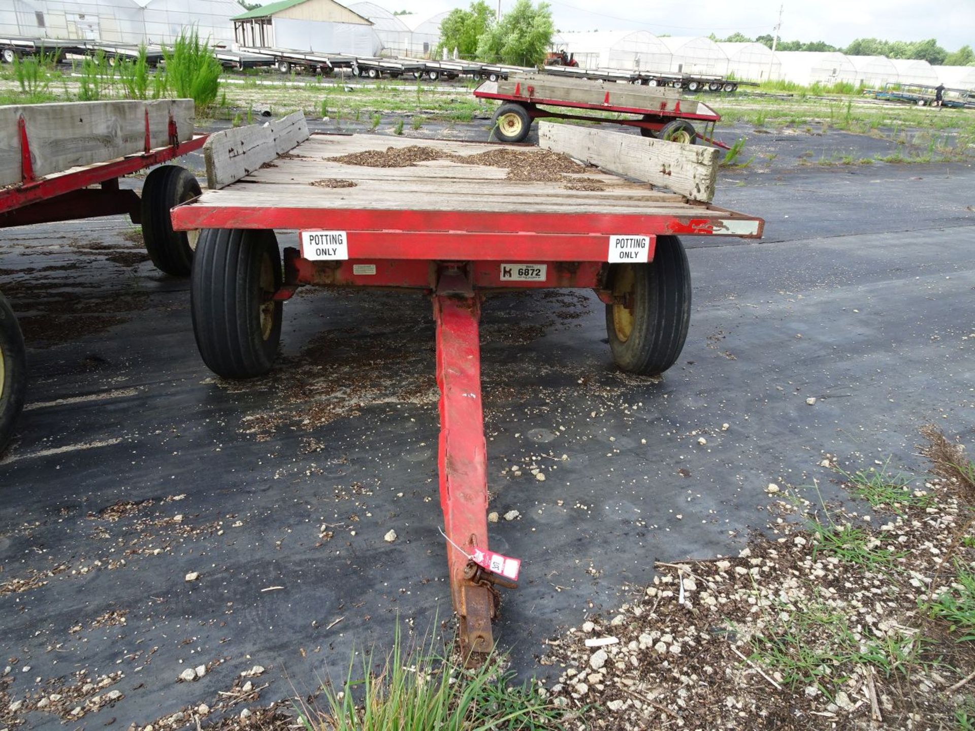 KORY 6872 STEERABLE WAGON, 15' BED, 11L-15 TIRES, WITH HINGED WOOD SIDES (LOCATION: FARM C) - Image 3 of 3