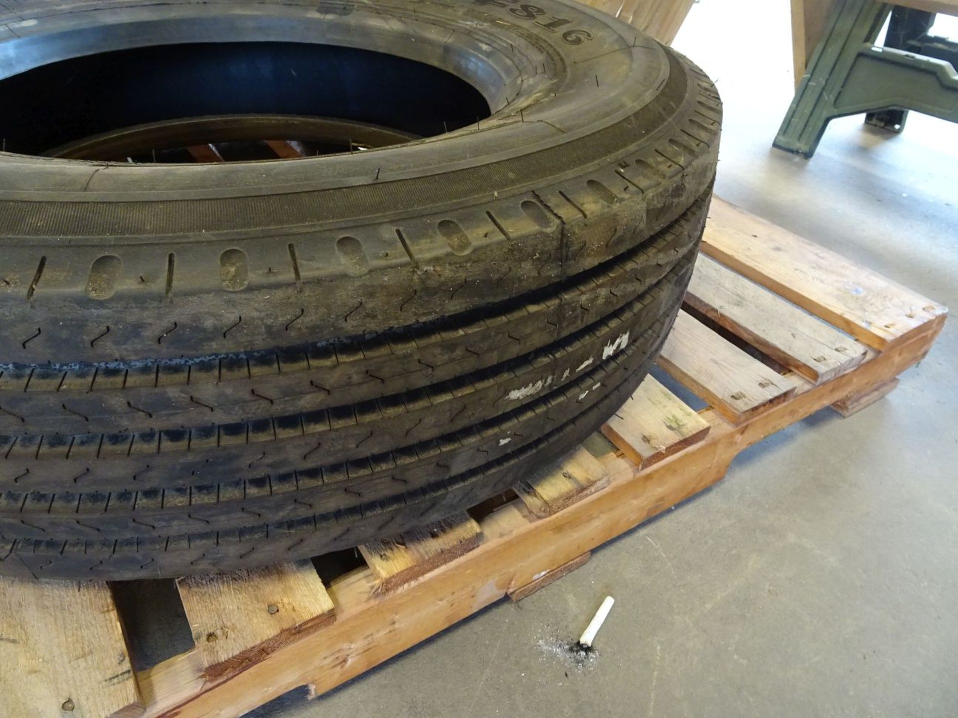 ROADONE F816 SEMI TIRE, 295/75R22.5 (LOCATION: SHOP) - Image 2 of 3