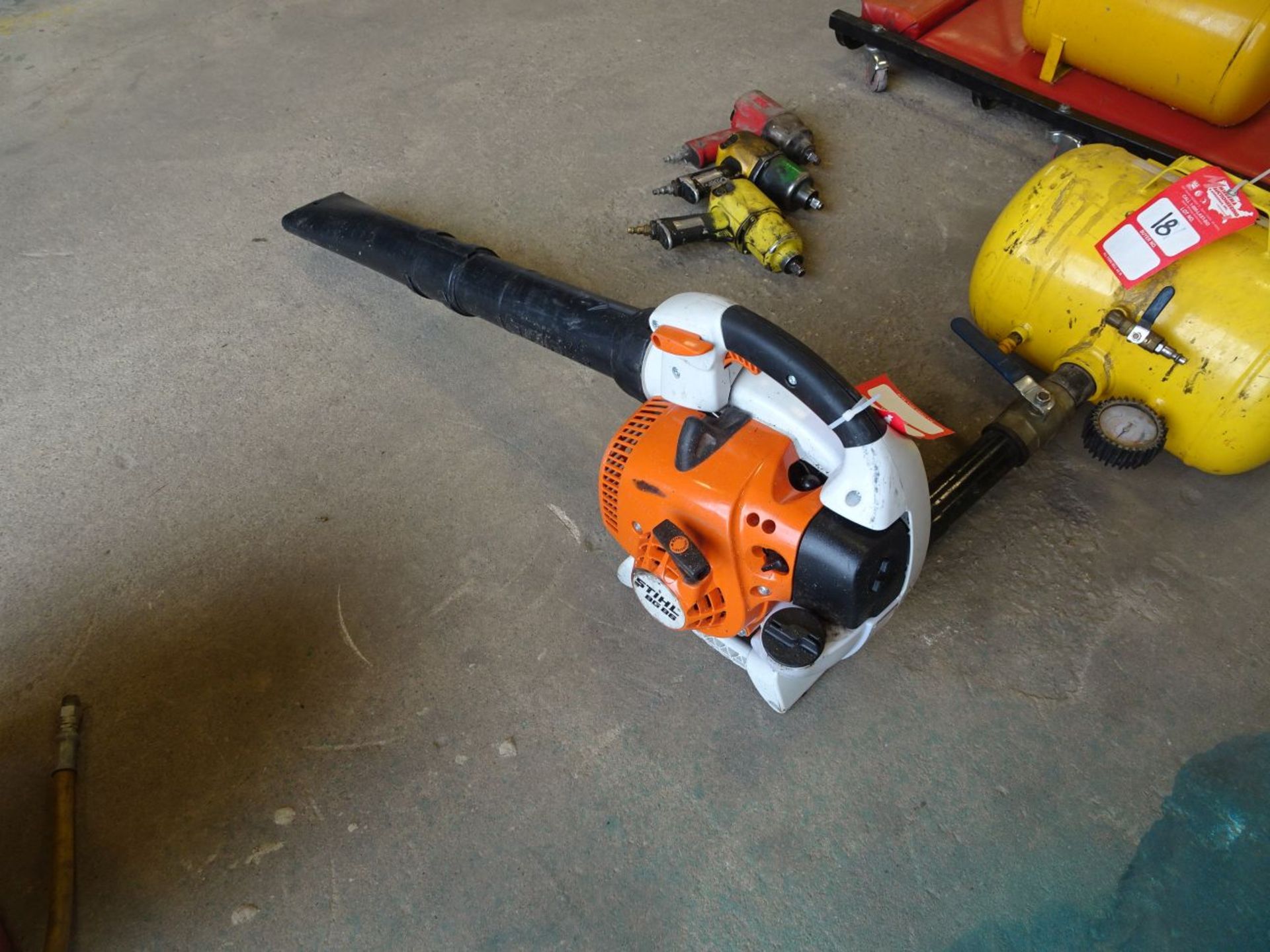 STIHL BG86 GAS POWERED LEAF BLOWER (LOCATION: SHOP)