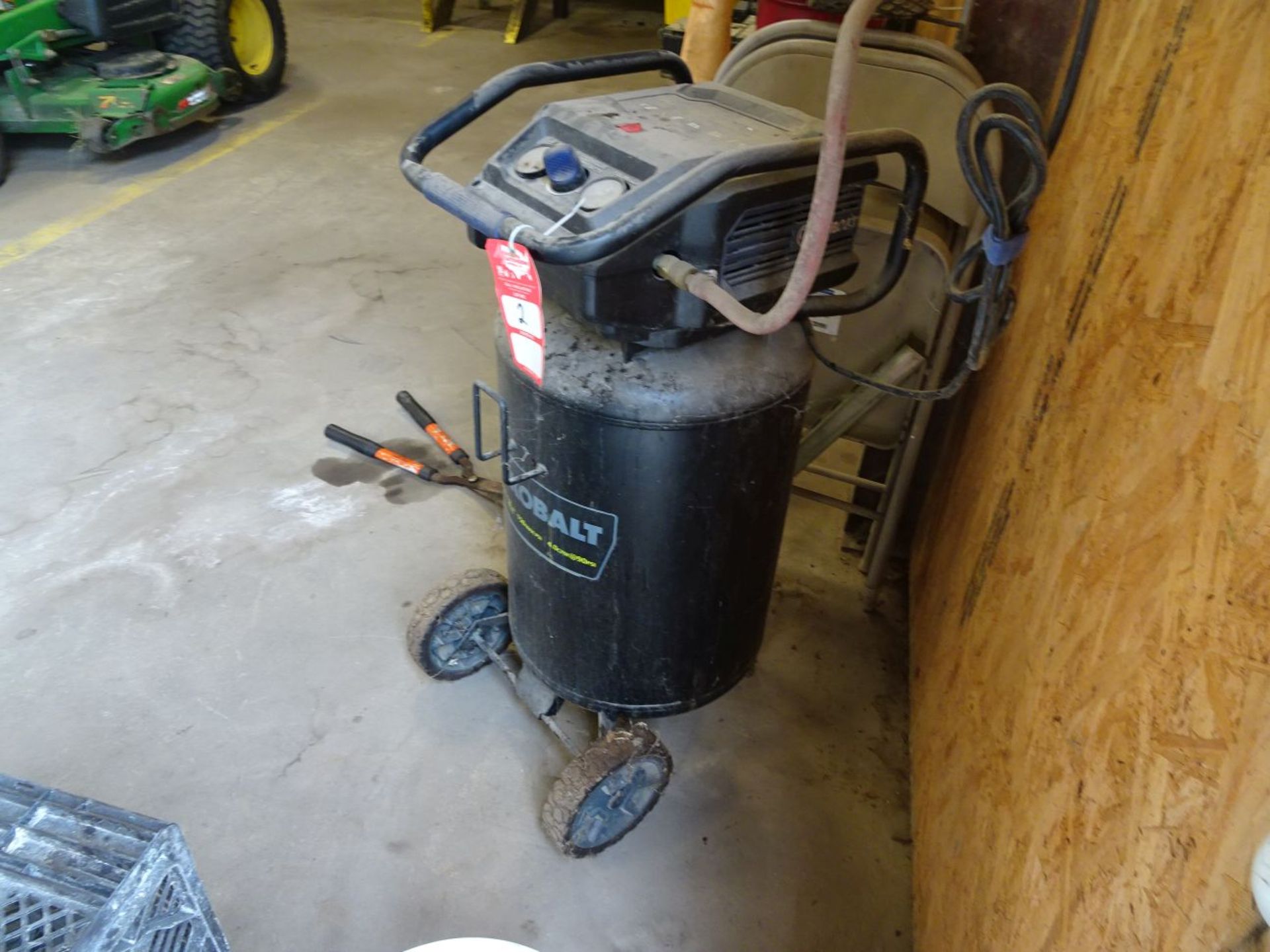 KOBALT 20 GALLON AIR COMPRESSOR,150 MAX PSI, 120 VOLT (LOCATION: SHOP) - Image 2 of 11