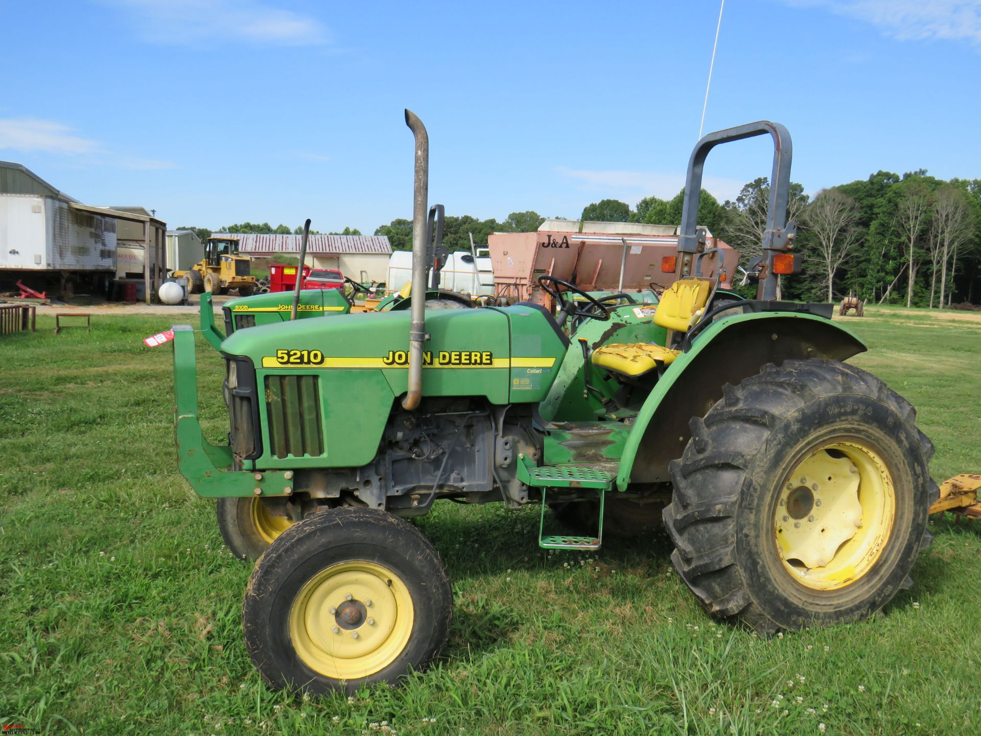 1999 JOHN DEERE 5210 TRACTOR, 3PT, PTO, 16.9-24 REAR TIRES, HOURS NOT AVAILABLE ON THIS UNIT, S/N