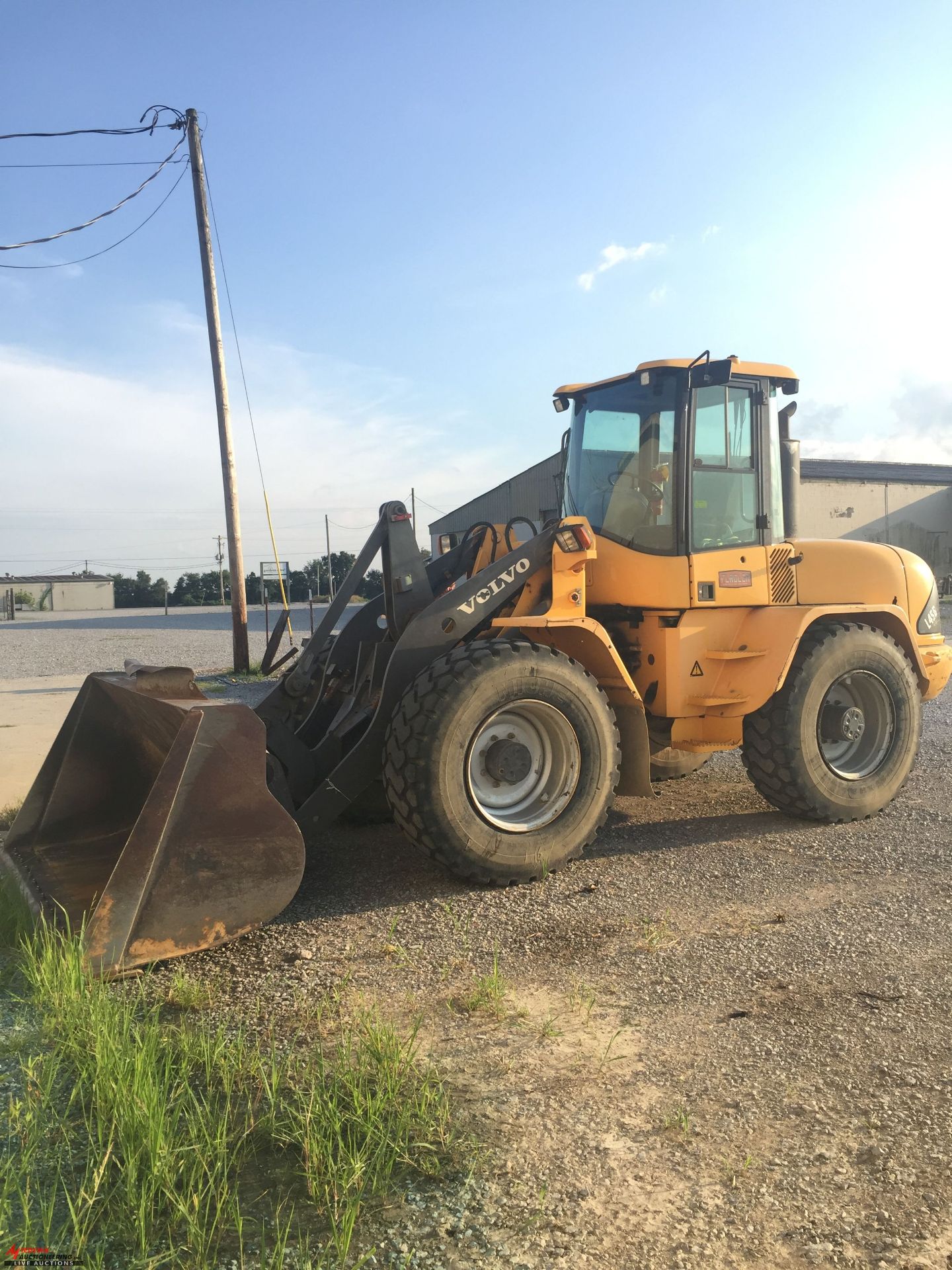 VOLVO L45B WHEEL LOADER, CAB, QUICK ATTACH, 17.5R25 TIRES, S/N VCE0L45BT01941904