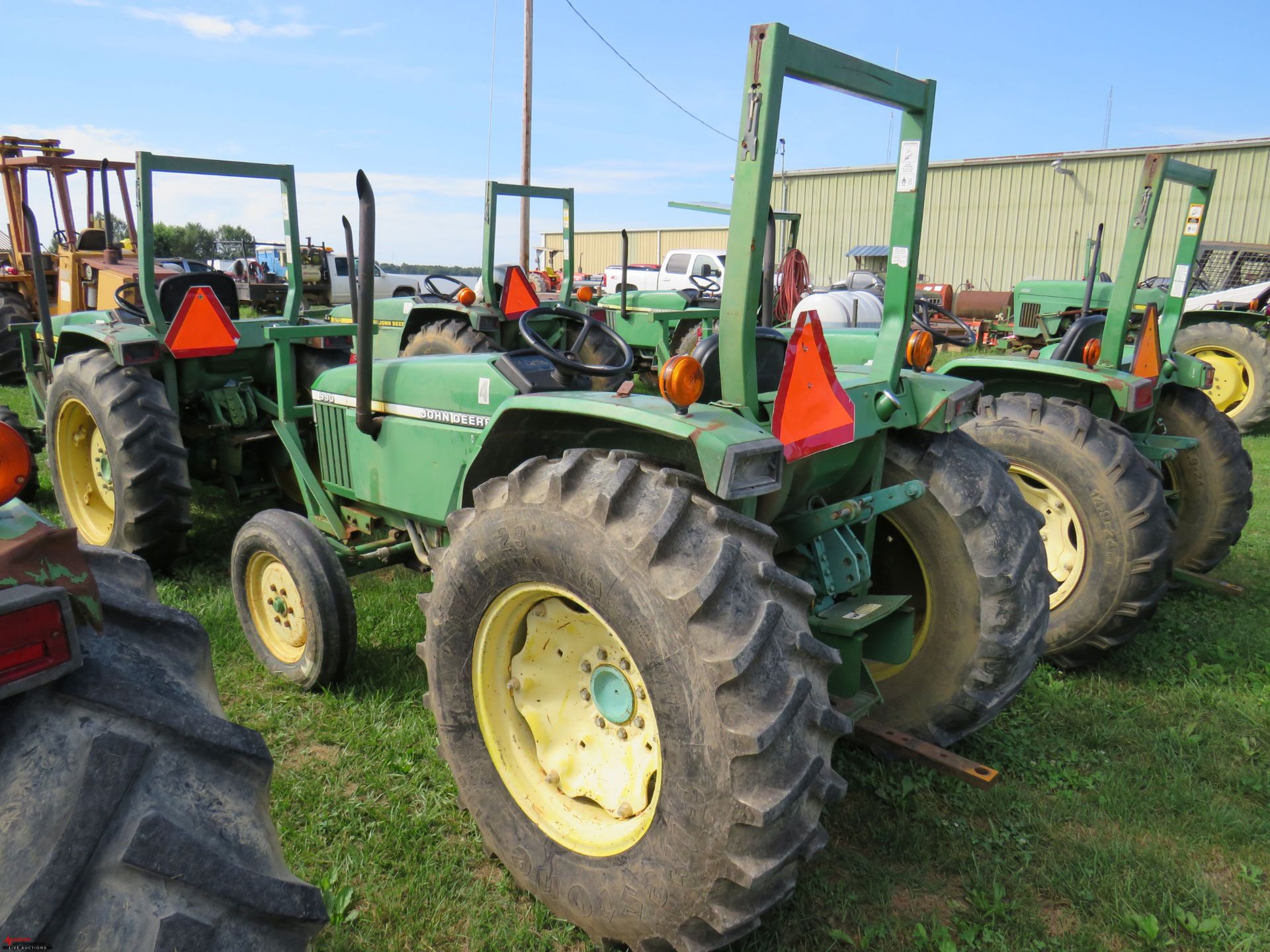 2001 JOHN DEERE 990 TRACTOR, PTO, NO 3PT ARMS, 14.9-24 TIRES, 5555 HOURS SHOWING (HOURS SUBJECT TO - Image 4 of 8