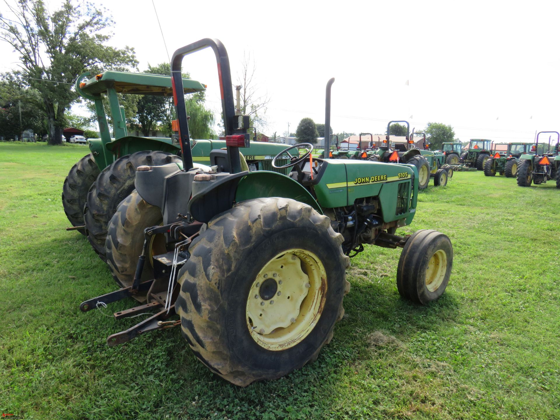 2004 JOHN DEERE 5105 TRACTOR, 3PT, NO TOP LINK, HAS PTO, 16.9-24 TIRES, NON-RUNNING UNIT, FOR - Image 3 of 7