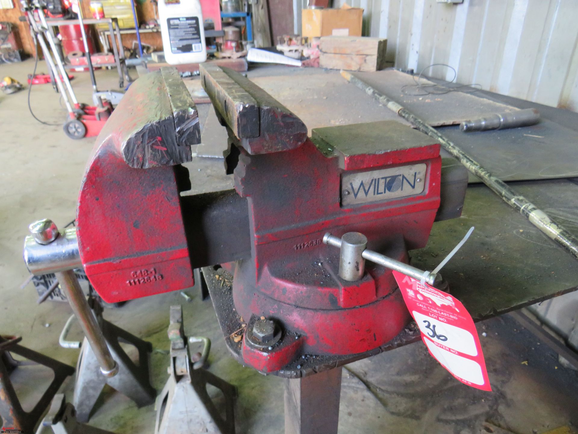 METAL BENCH WITH WILTON 10'' VISE - Image 2 of 5