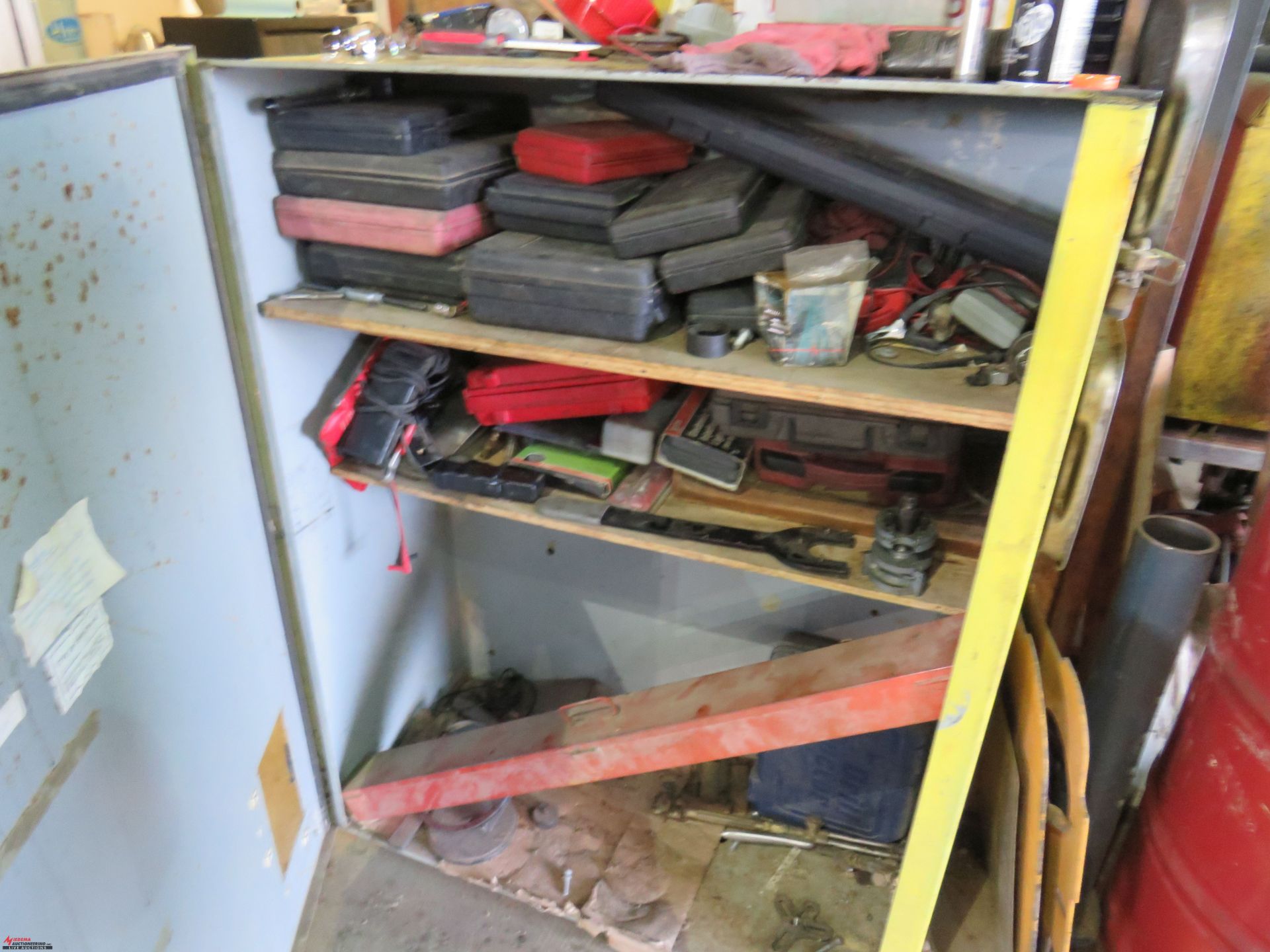METAL CABINET WITH ASSORTED SPECIALTY TOOLS INCLUDING METERS, TORQUE WRENCH, BATTERY CHARGER, AND - Image 2 of 4