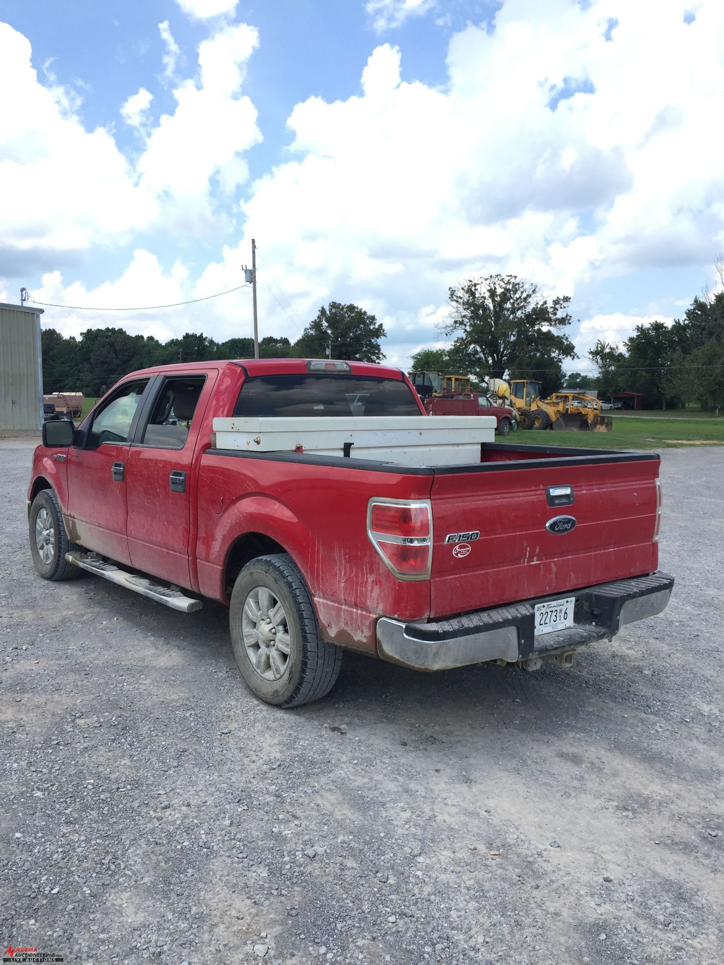 2010 FORD F150 CREW CAB PICKUP, SHORT BOX, 4 DOOR, 4.6L V8 GAS ENGINE, AUTOMATIC TRANS, AM/FM/CD, - Image 4 of 6