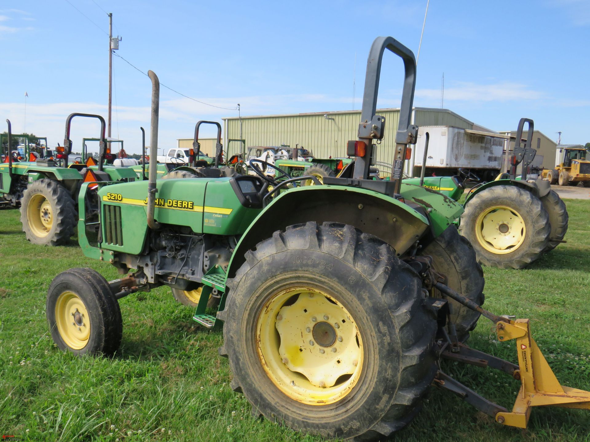 1999 JOHN DEERE 5210 TRACTOR, 3PT, PTO, 16.9-24 REAR TIRES, HOURS NOT AVAILABLE ON THIS UNIT, S/N - Image 4 of 7