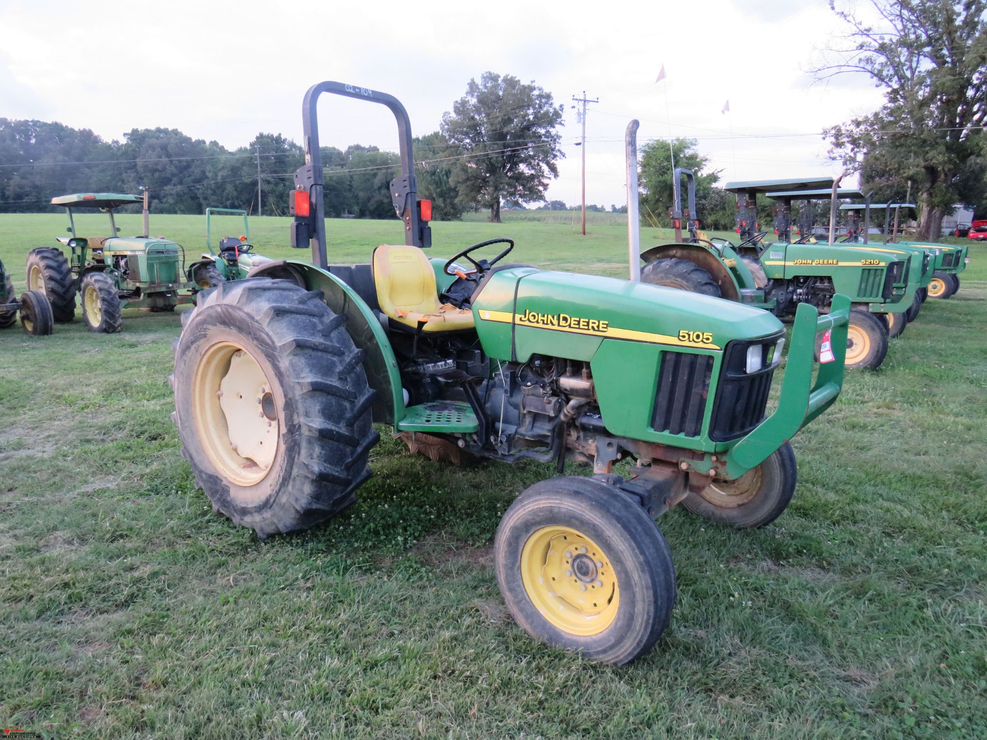 2004 JOHN DEERE 5105 TRACTOR, PTO, 16.9-28 REAR TIRES, 4178 HOURS SHOWING (HOURS SUBJECT TO CHANGE), - Image 2 of 7