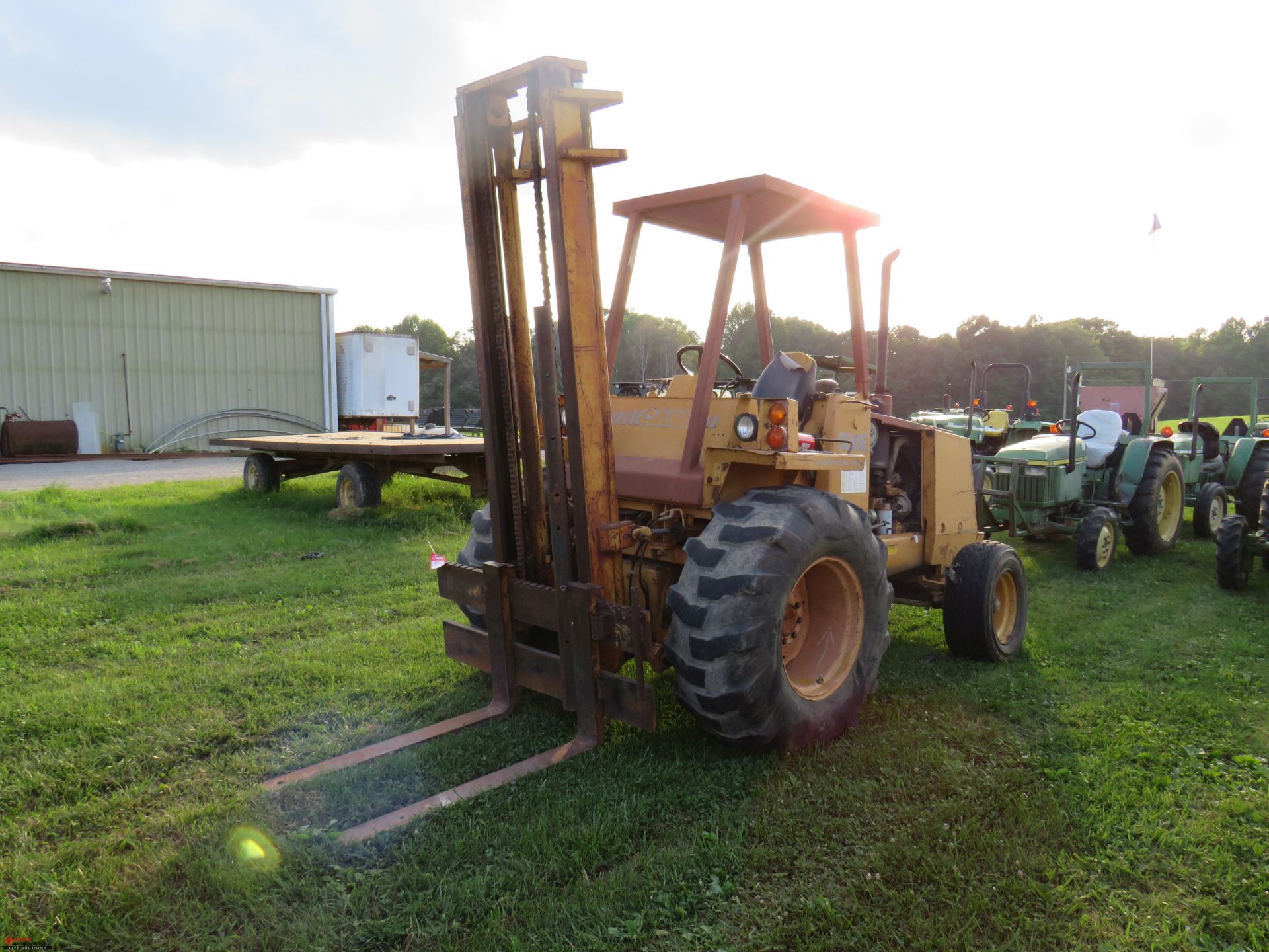 CASE 586E ROUGH TERRAIN FORKLIFT, 2-WHEEL DRIVE, DIESEL, OROPS, 4'' FORKS, 6991 HOURS SHOWING (HOURS - Image 4 of 7