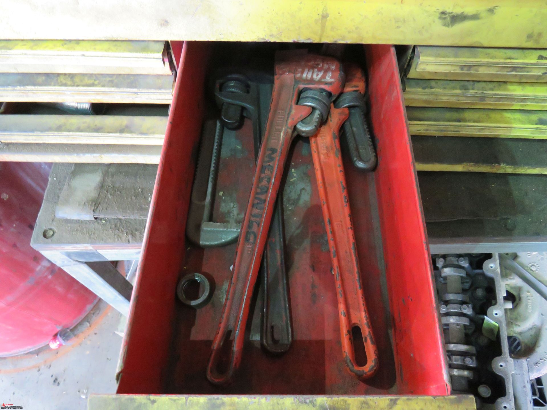 TOOLBOX WITH BENCH, WITH ASSORTED WRENCHES - Image 5 of 7