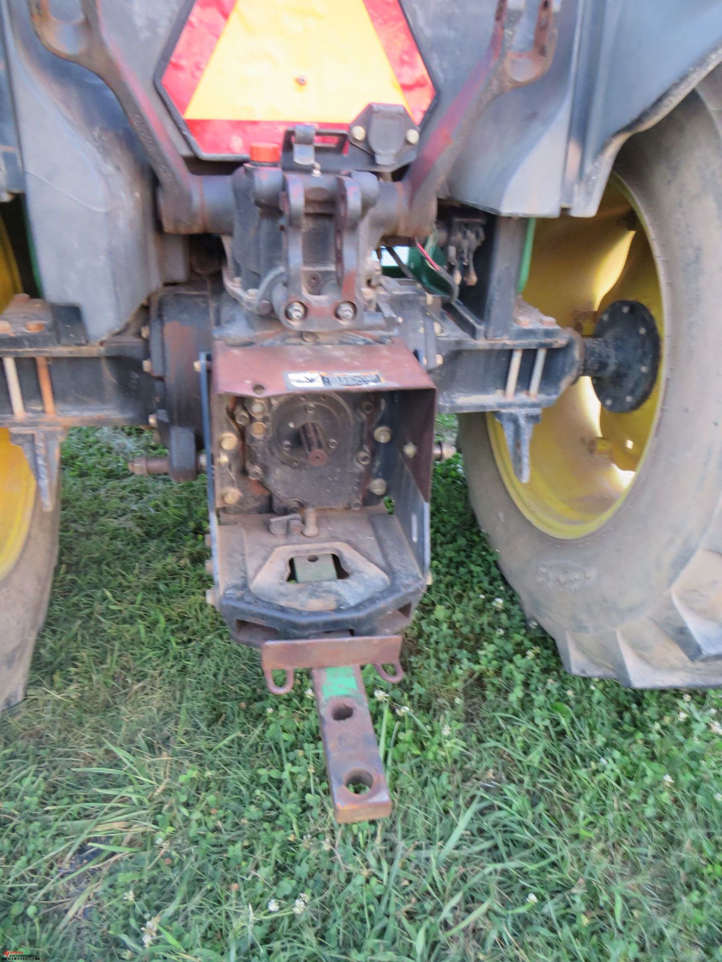 2004 JOHN DEERE 5105 TRACTOR, PTO, 16.9-28 REAR TIRES, 4178 HOURS SHOWING (HOURS SUBJECT TO CHANGE), - Image 5 of 7