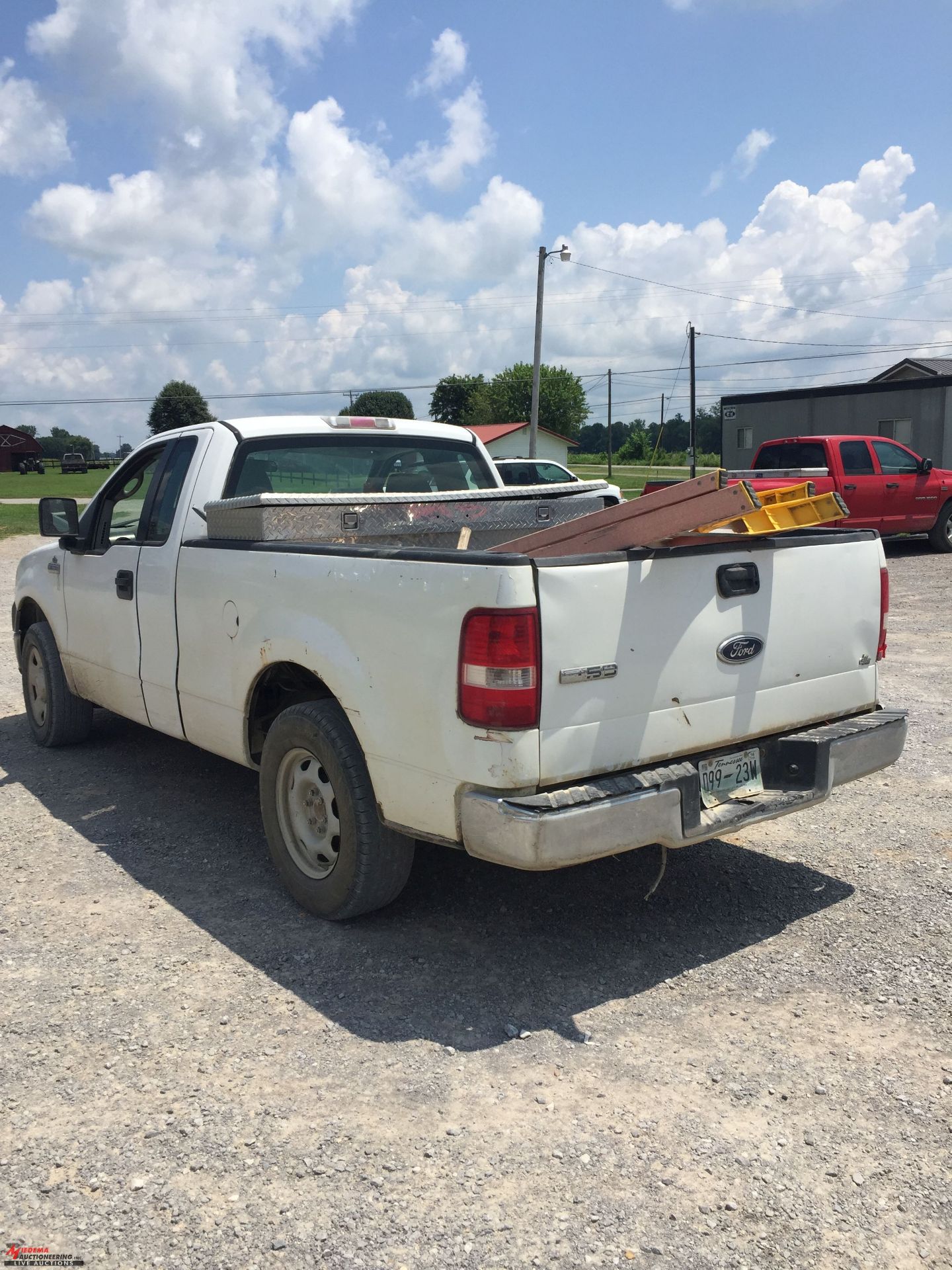 2005 FORD F150 XL SUPER CAB PICKUP TRUCK, LONG BOX, 4.2L GAS ENGINE, AUTOMATIC TRANS, AM/FM, - Image 3 of 6