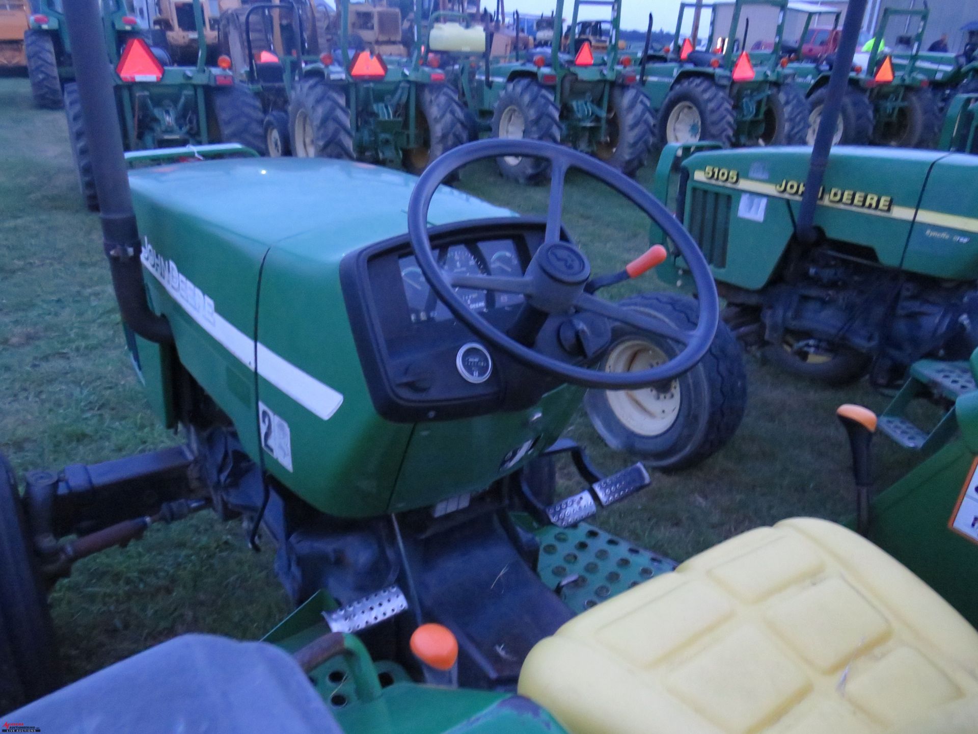 2007 JOHN DEERE 5103 TRACTOR, 3PT, NO TOP LINK, HAS PTO, 13.6-28 REAR TIRES, HOURS NOT AVAILABLE - Image 7 of 8