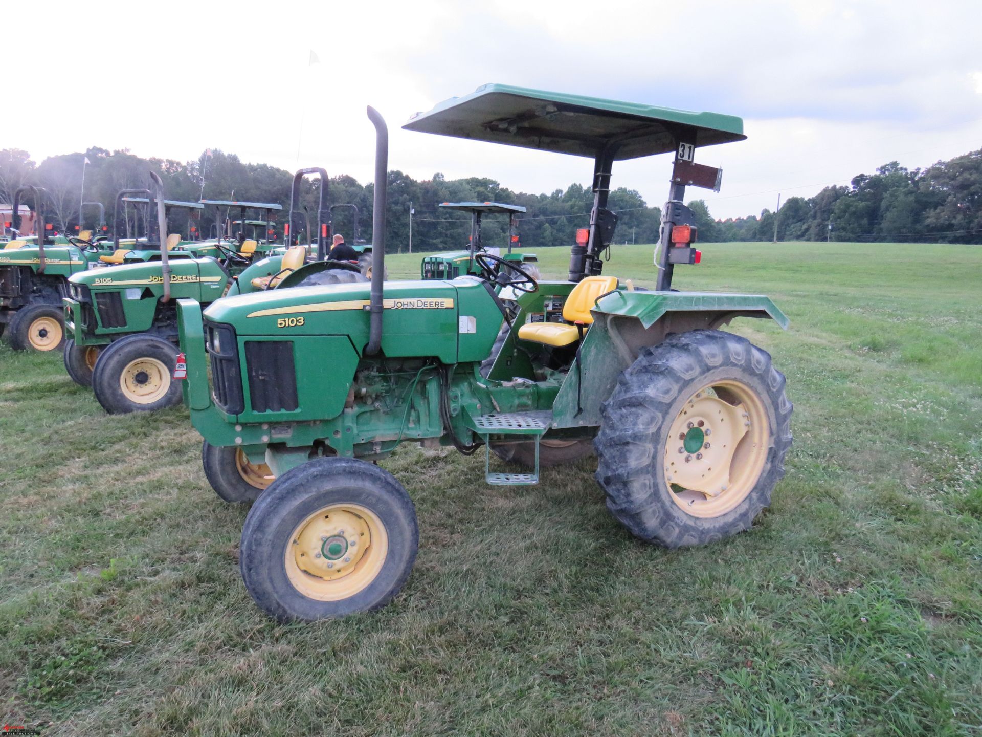 2007 JOHN DEERE 5103 TRACTOR WITH CANOPY, PTO, NO 3PT, 13.6-28 REAR TIRES, 11036 HOURS SHOWING (