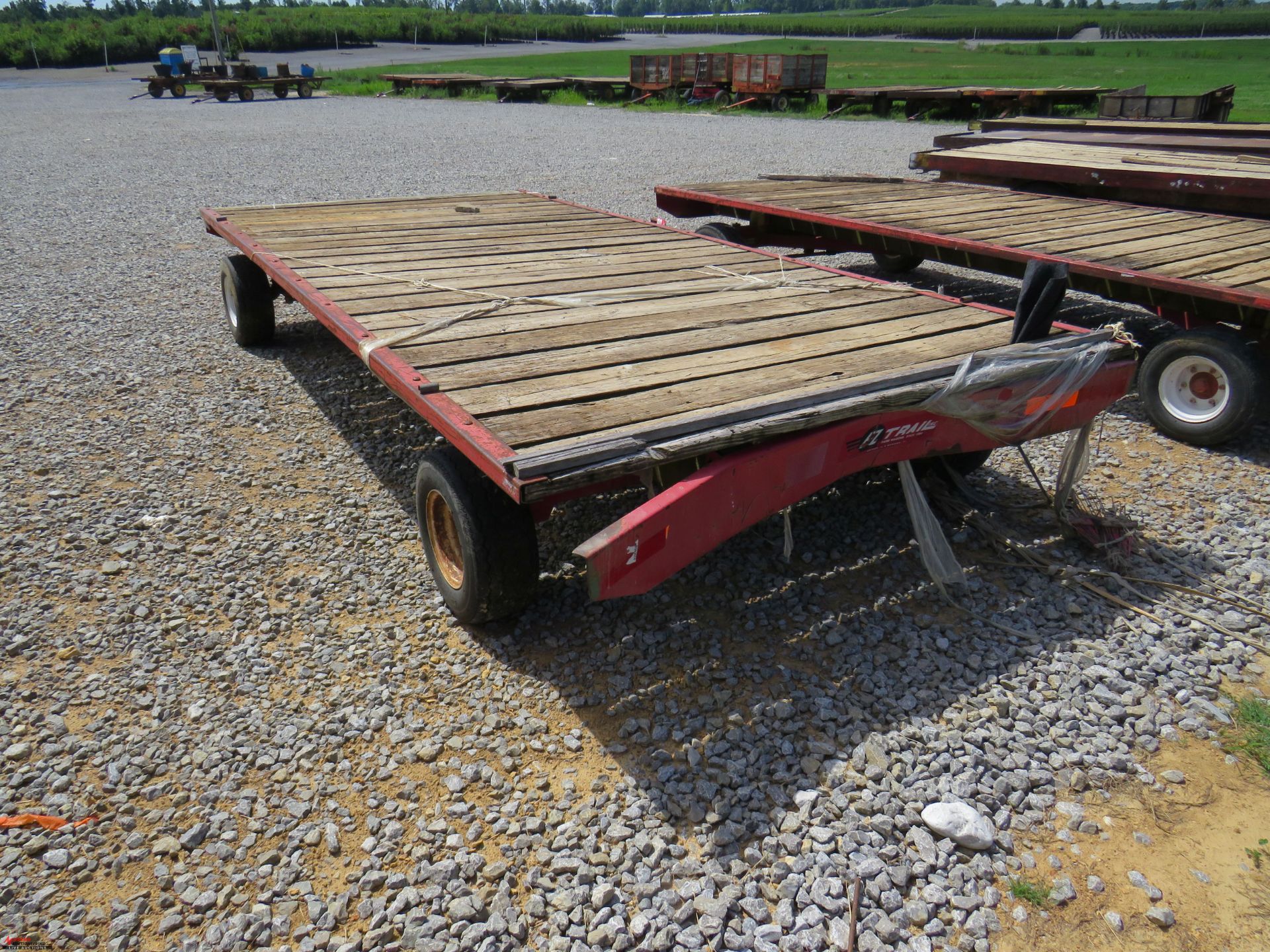 EZ TRAIL FLAT BED TRAILER, 15', SMALL TIRES, PIN HITCH - Image 3 of 3