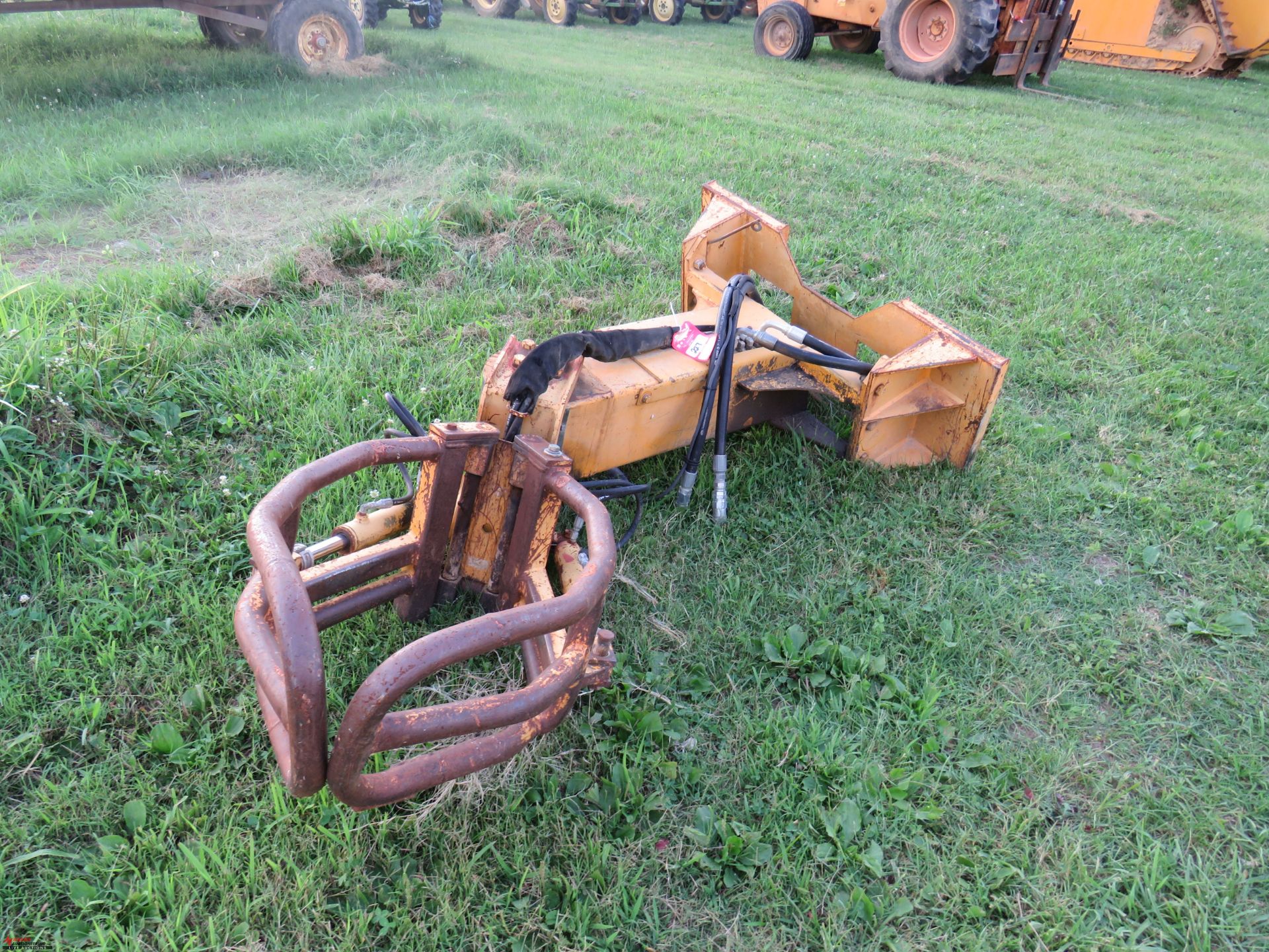 SKID STEER ATTACHMENT, HYDRAULIC TREE MOVER, UNKNOWN MAKE - Image 2 of 3