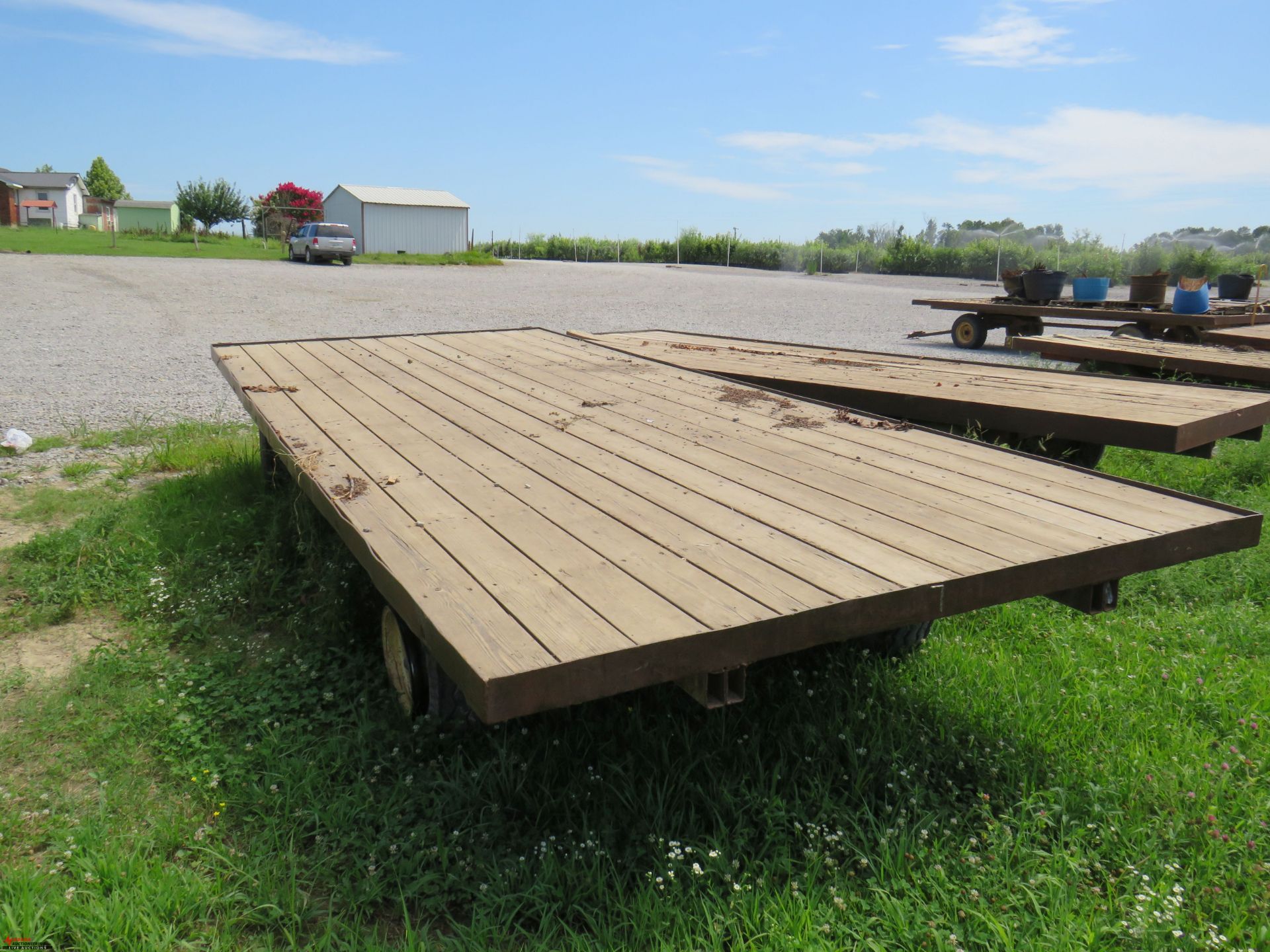 KNOWLES FLAT BED WAGON, 20', FIFTH WHEEL STYLE STEERING, PIN HITCH, CURRENTLY HAS SOME FLAT TIRES - Image 2 of 2