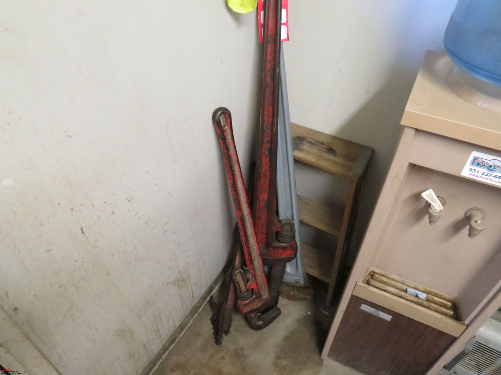 RIDGID 48'' ALUMINUM PIPE WRENCH(2), RIDGID 36'' PIPE WRENCH, AND A CHAIN TYPE WRENCH
