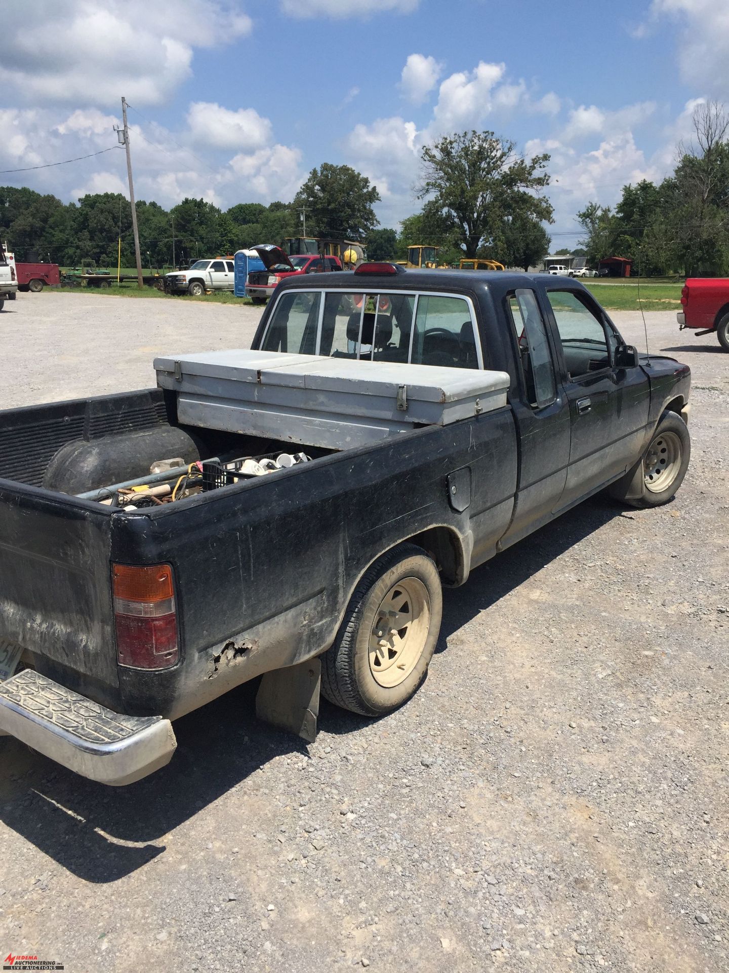 1994 TOYOTA EXTENDED CAB PICKUP TRUCK, LONG BOX, 4-CYLINDER GAS ENGINE, AUTOMATIC TRANS, ASSORTED - Image 3 of 6