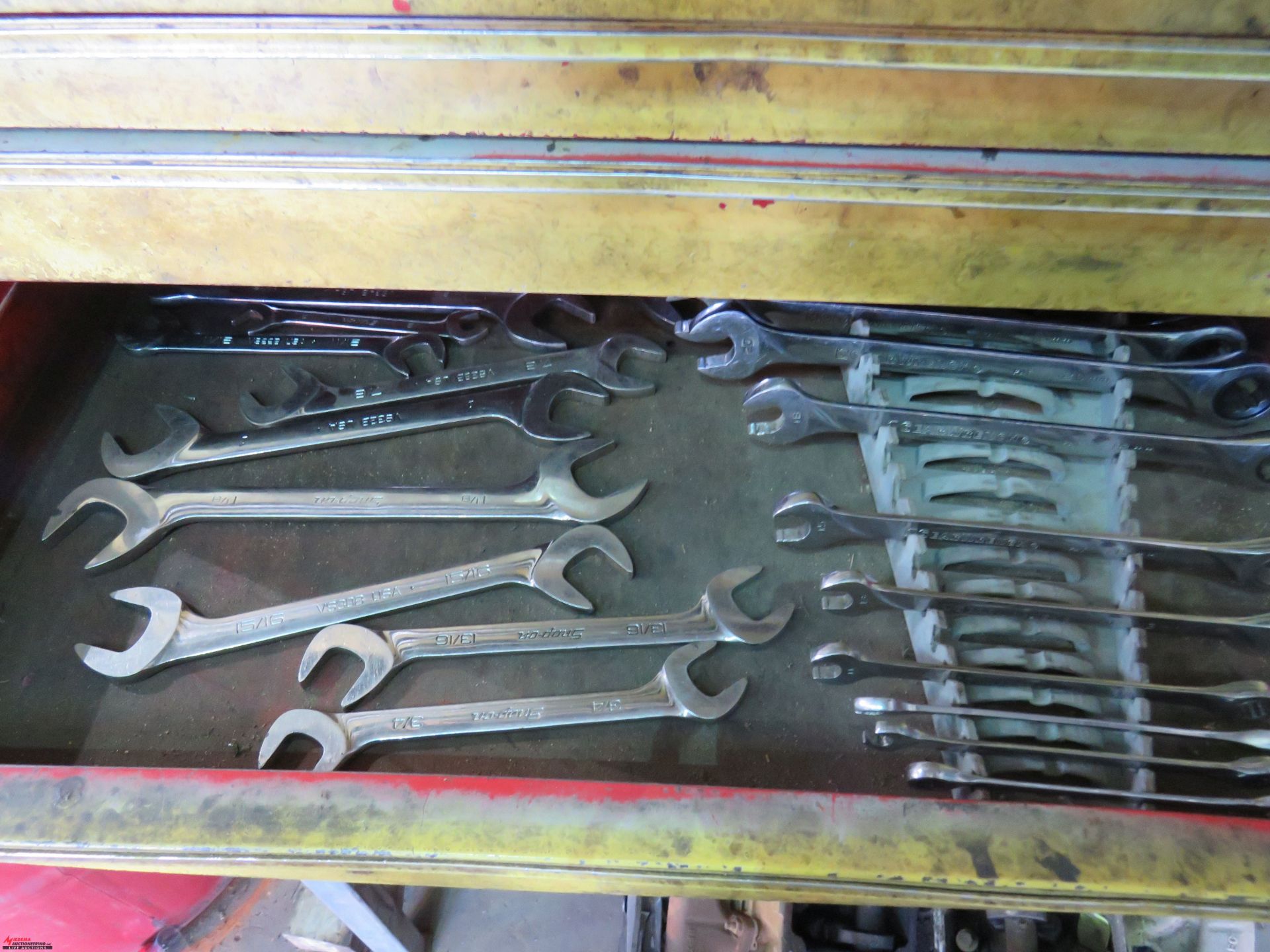 TOOLBOX WITH BENCH, WITH ASSORTED WRENCHES - Image 4 of 7