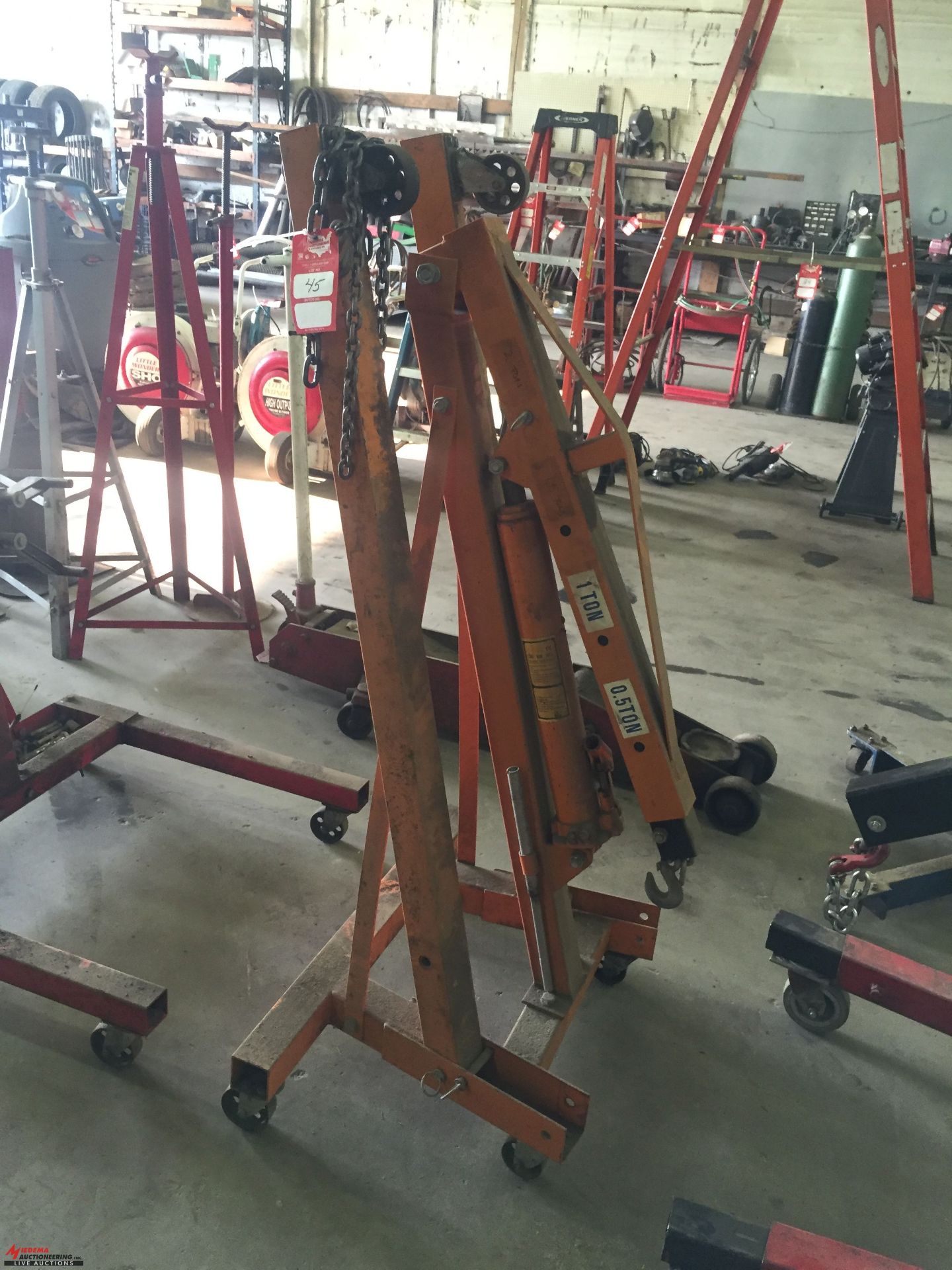 PORTABLE ENGINE HOIST [LOCATION: EAST WINANS STREET LOCATION]