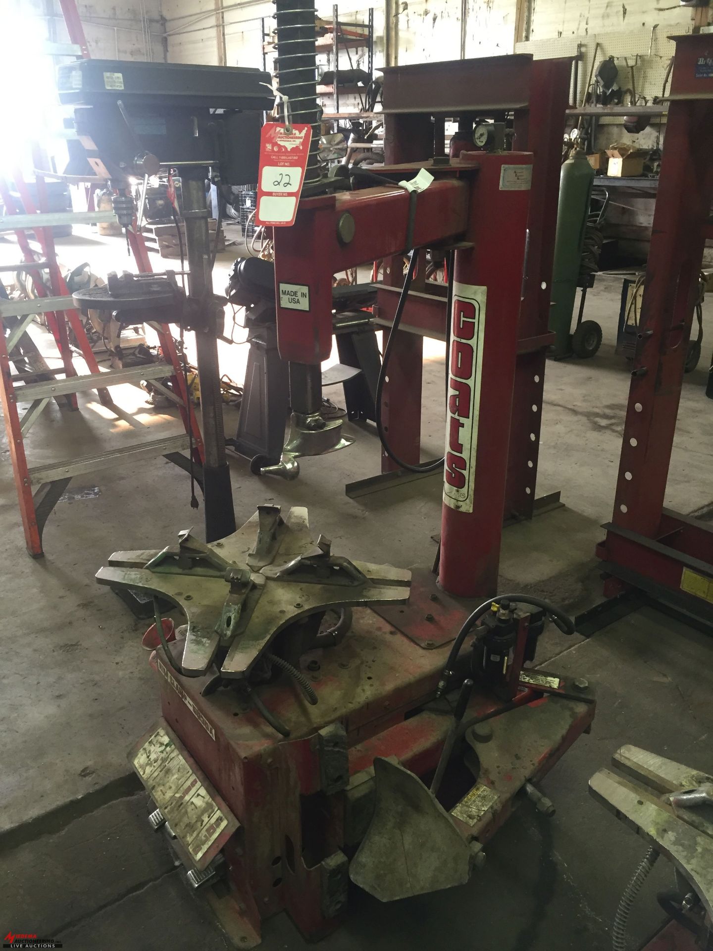 COATS 5030A RIM CLAMP TIRE MACHINE [LOCATION: EAST WINANS STREET LOCATION] - Image 2 of 3