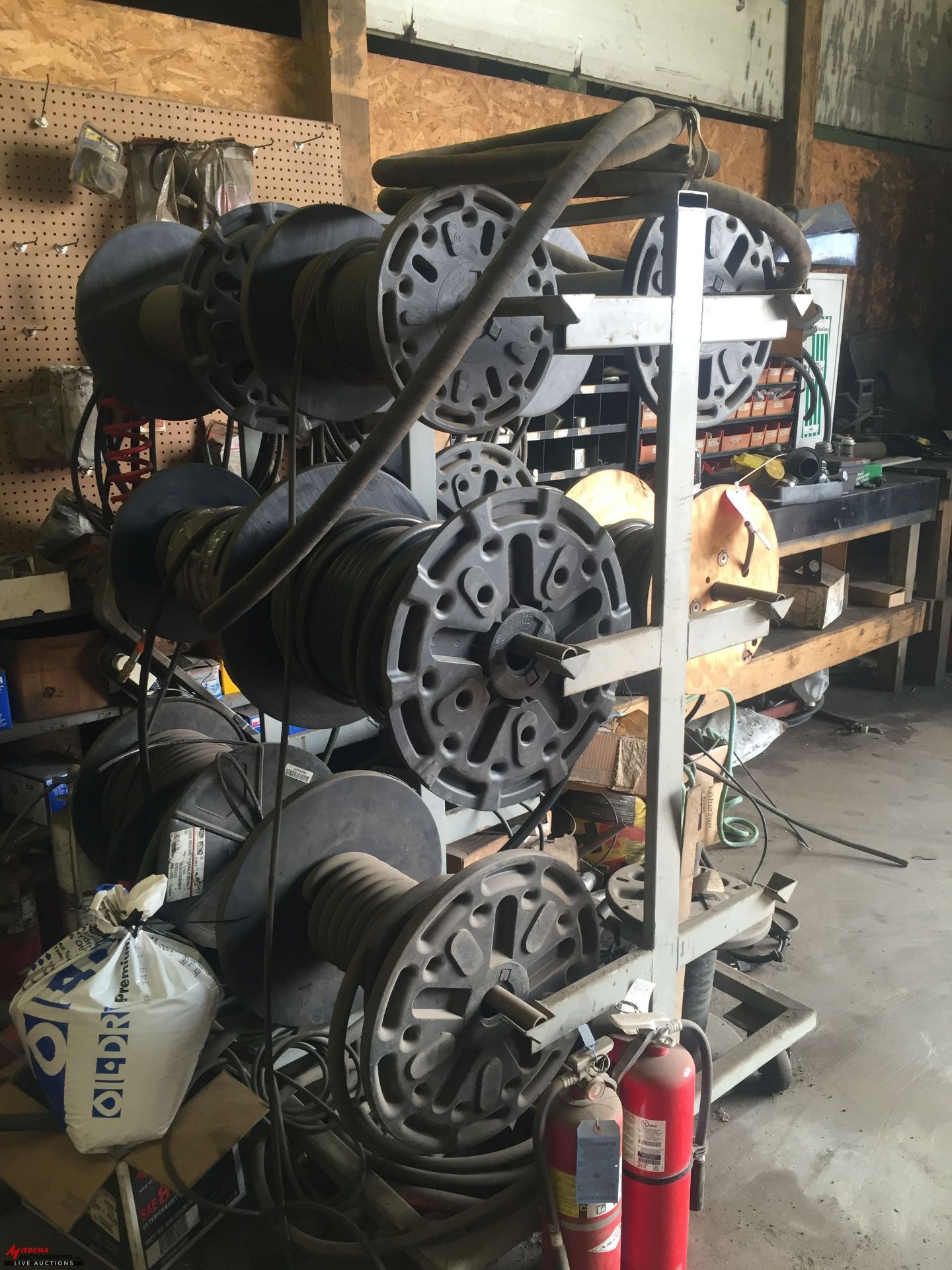 PORTABLE HOSE REEL RACK WITH ASSORTED HYDRAULIC HOSE [LOCATION: EAST WINANS STREET LOCATION]