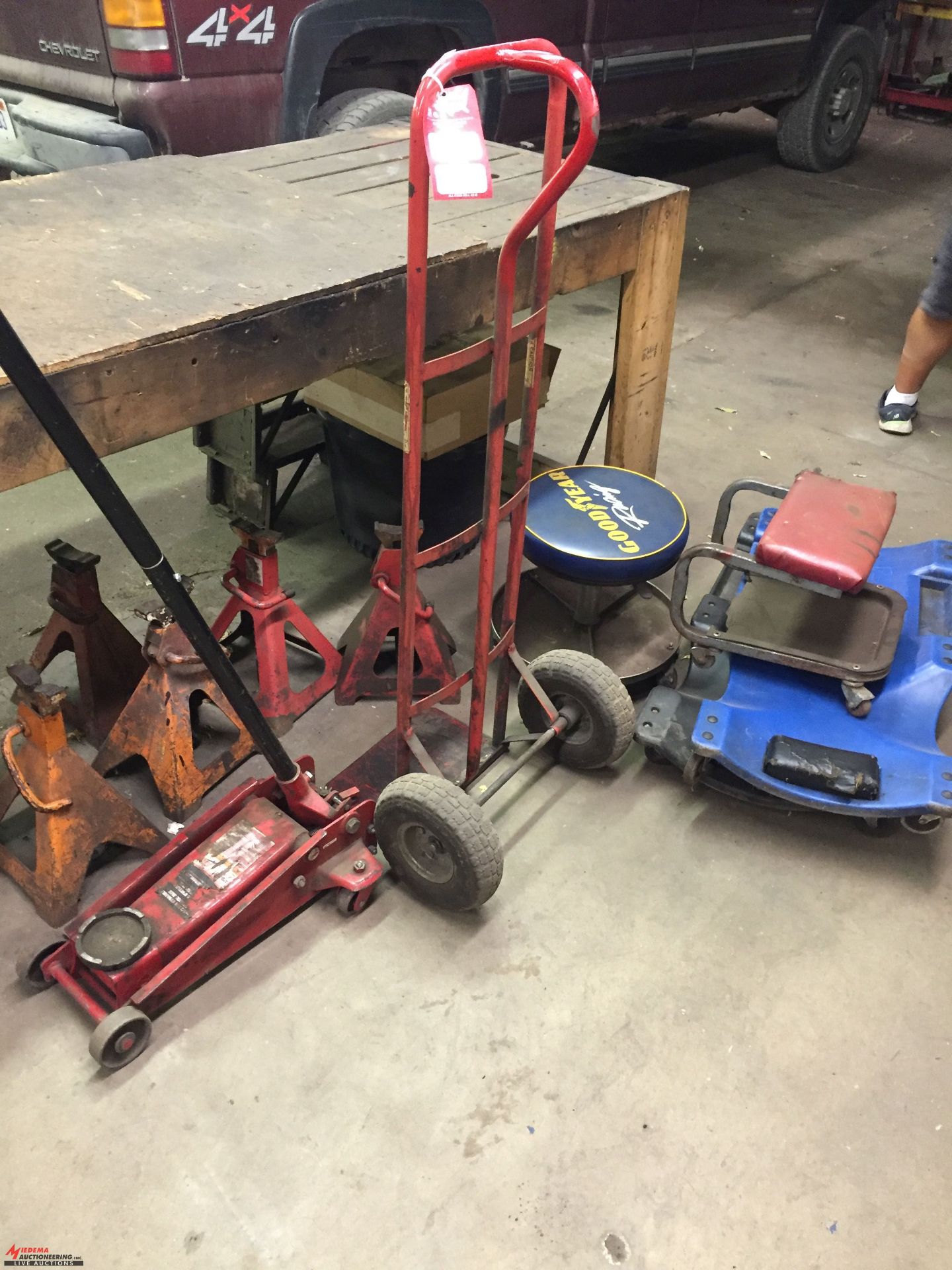 ASSORTED JACK STANDS, FLOOR JACK, 2-WHEEL DOLLY, CREEPERS [LOCATION: SOUTH SHOP AT MAIN FACILITY]