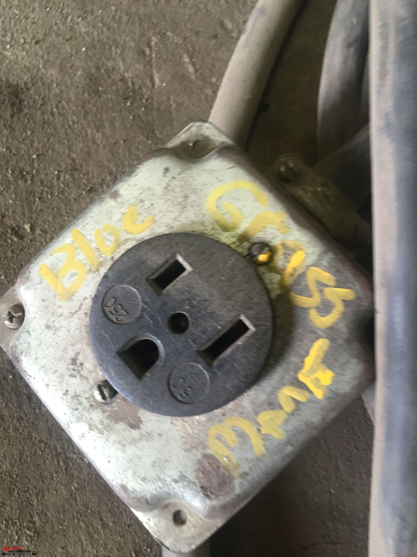 ASSORTED EXTENSION CORDS, BELIEVED TO BE 30 AMP [LOCATION: EAST WINANS STREET LOCATION] - Image 3 of 5