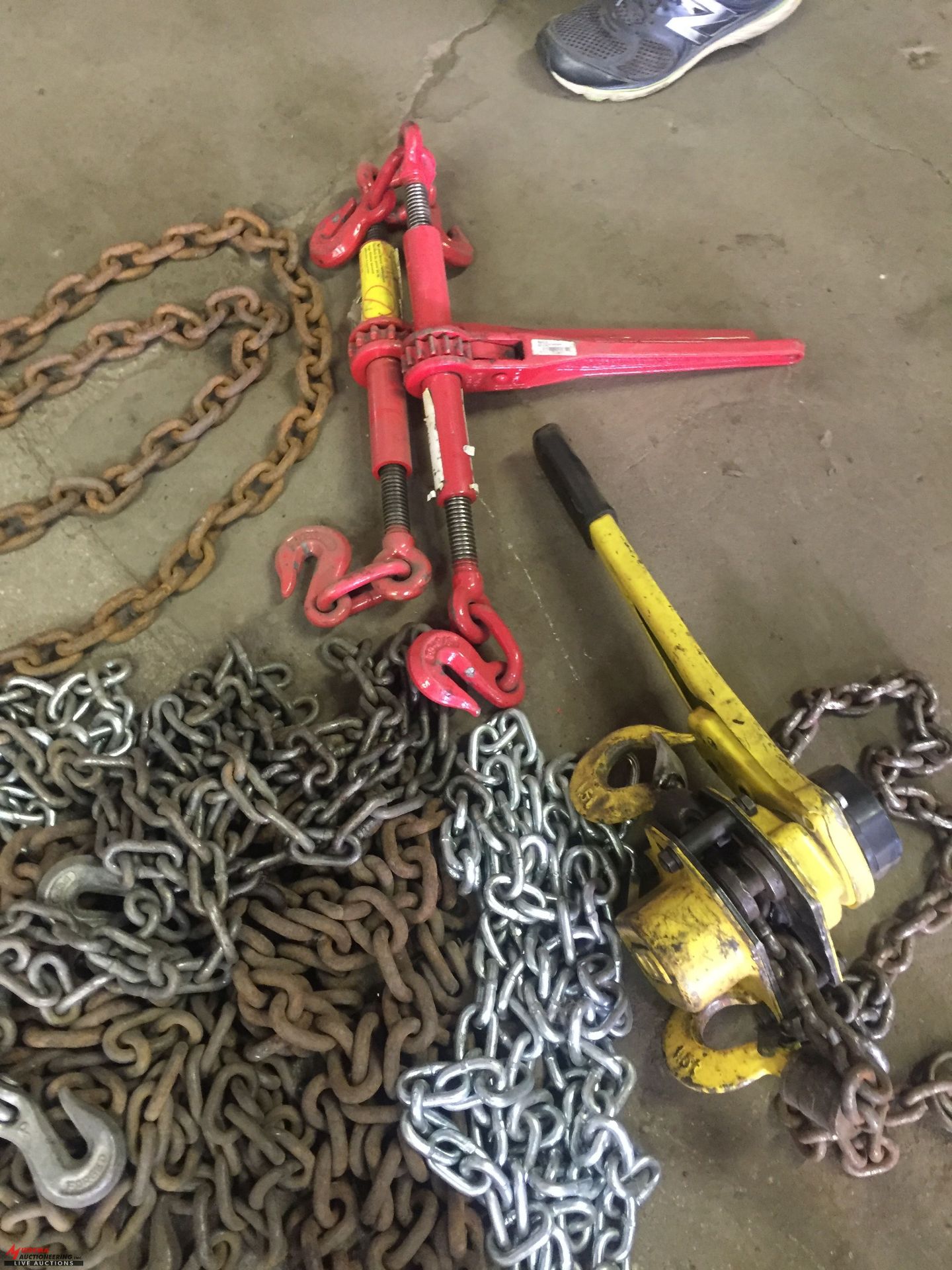ASSORTED LINK CHAIN, CHAIN BINDERS, COME-A-LONG [LOCATION: EAST WINANS STREET LOCATION] - Image 3 of 4