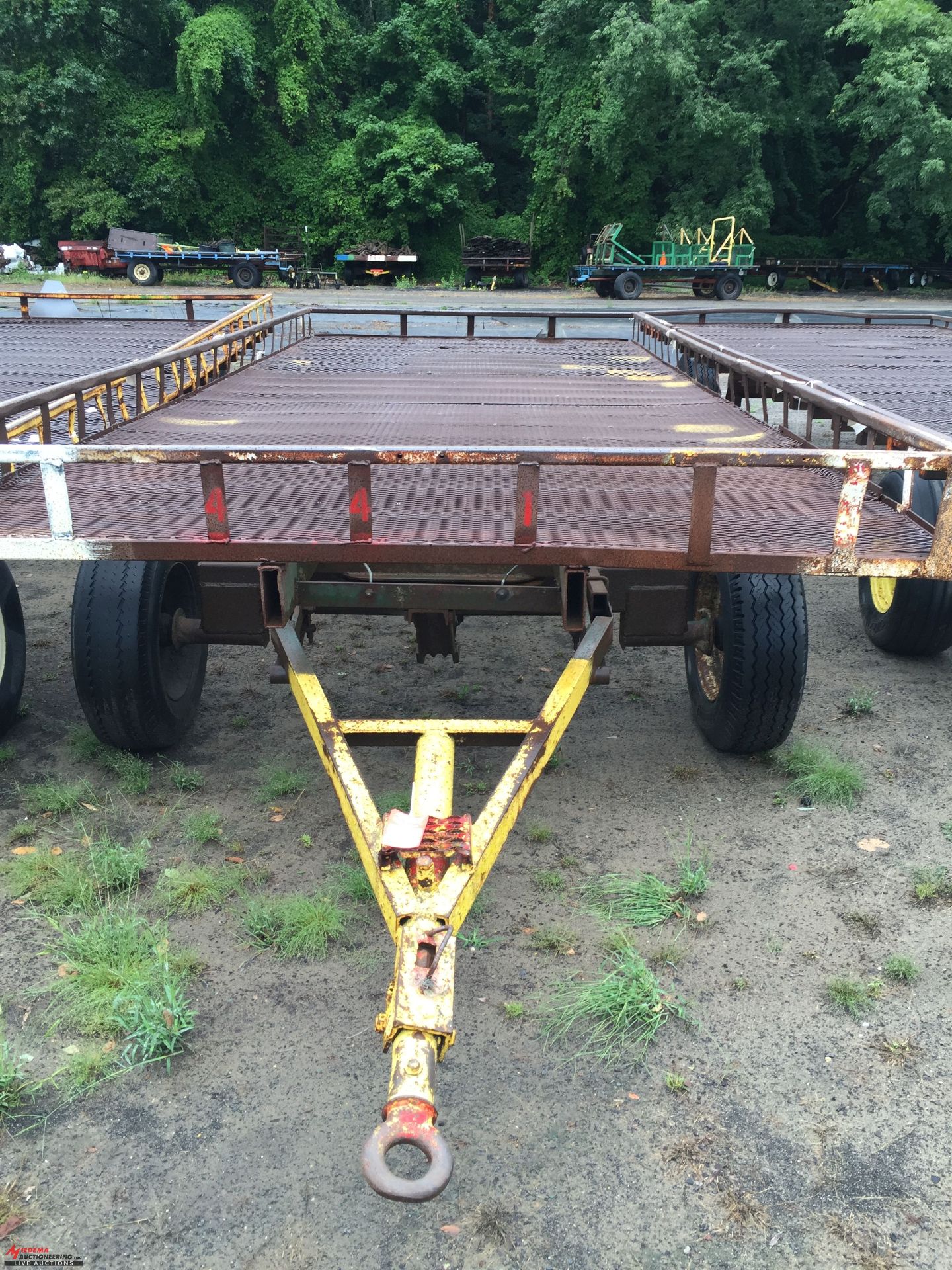 FLATBED WAGON, FIFTH WHEEL STYLE STEERING, 8' WIDE x 20' LONG, FOR FARM USE ONLY [LOCATION: MAIN