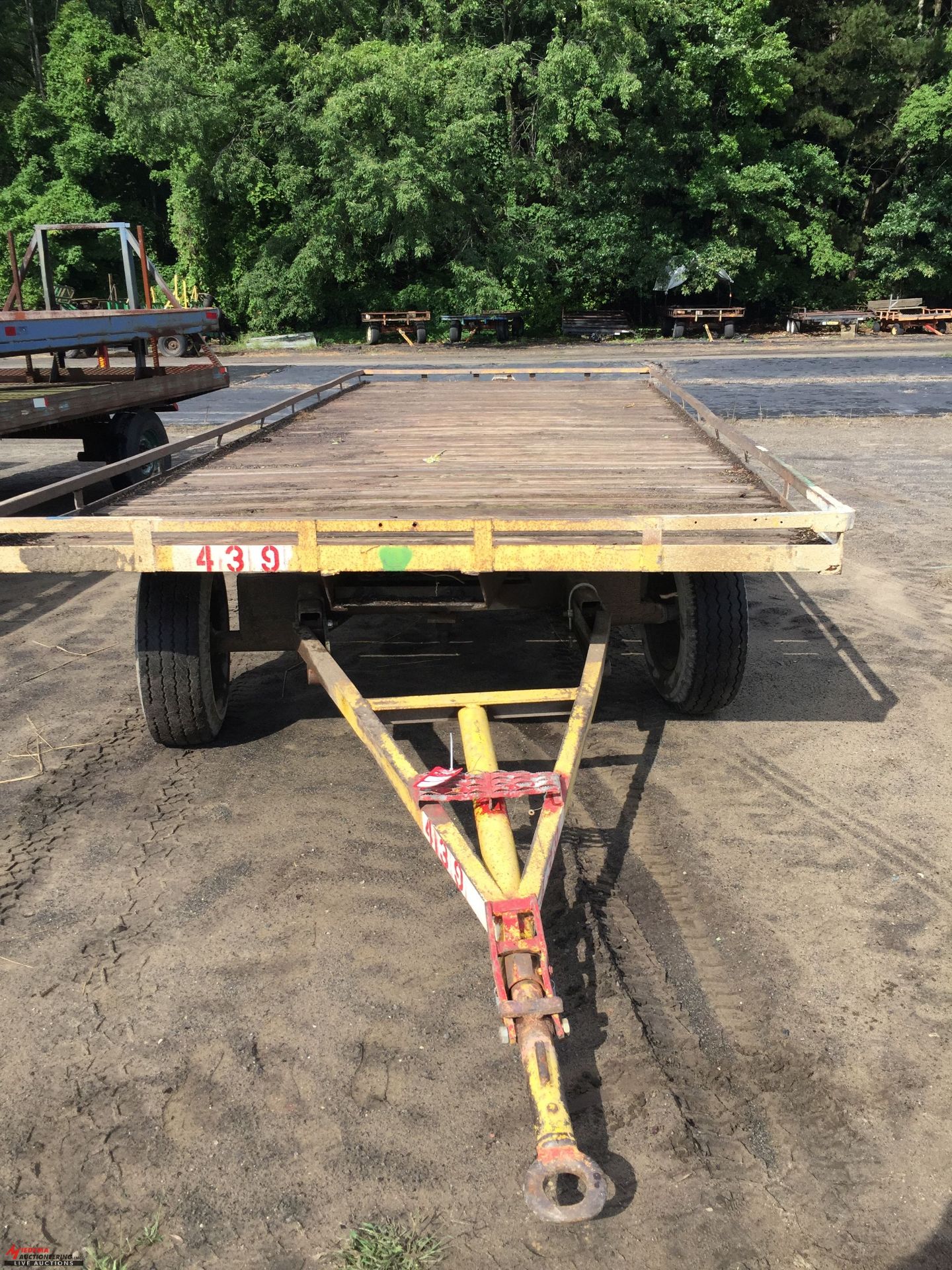 FLATBED WAGON, FIFTH WHEEL STYLE STEERING, 8' WIDE x 20' LONG, FOR FARM USE ONLY [LOCATION: MAIN