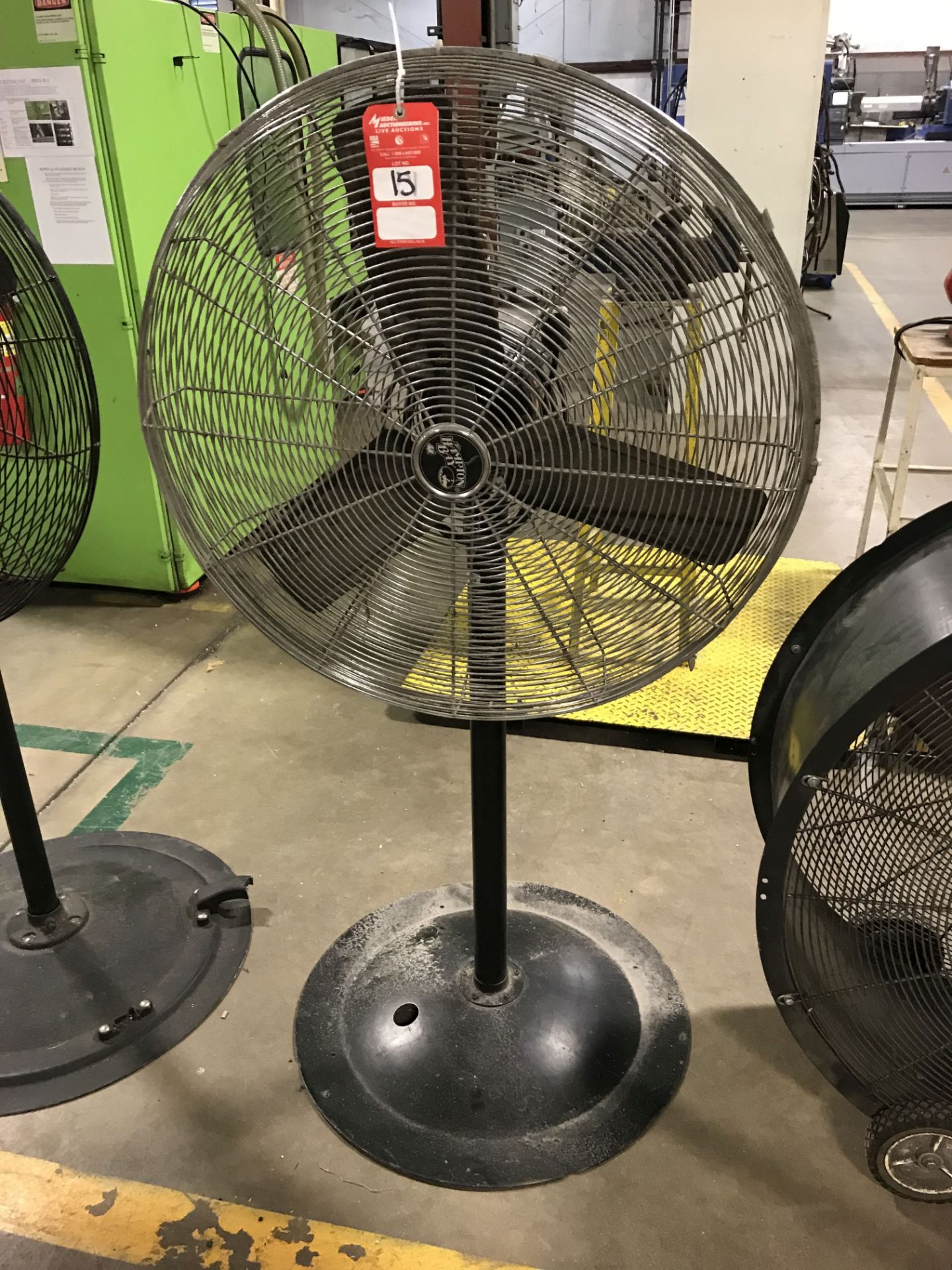 HAMPTON BAY PEDESTAL SHOP FAN, APPROX 30'' [LOCATION: BUILDING 1]