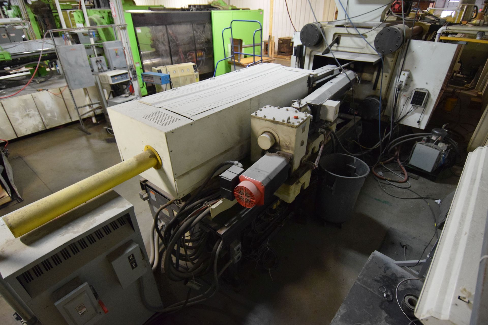 FERROMATIC MILACRON POWERLINE 935 HORIZONTAL INJECTION MOLDING MACHINE, 935 TON, MODEL NT 935-105, - Image 6 of 10