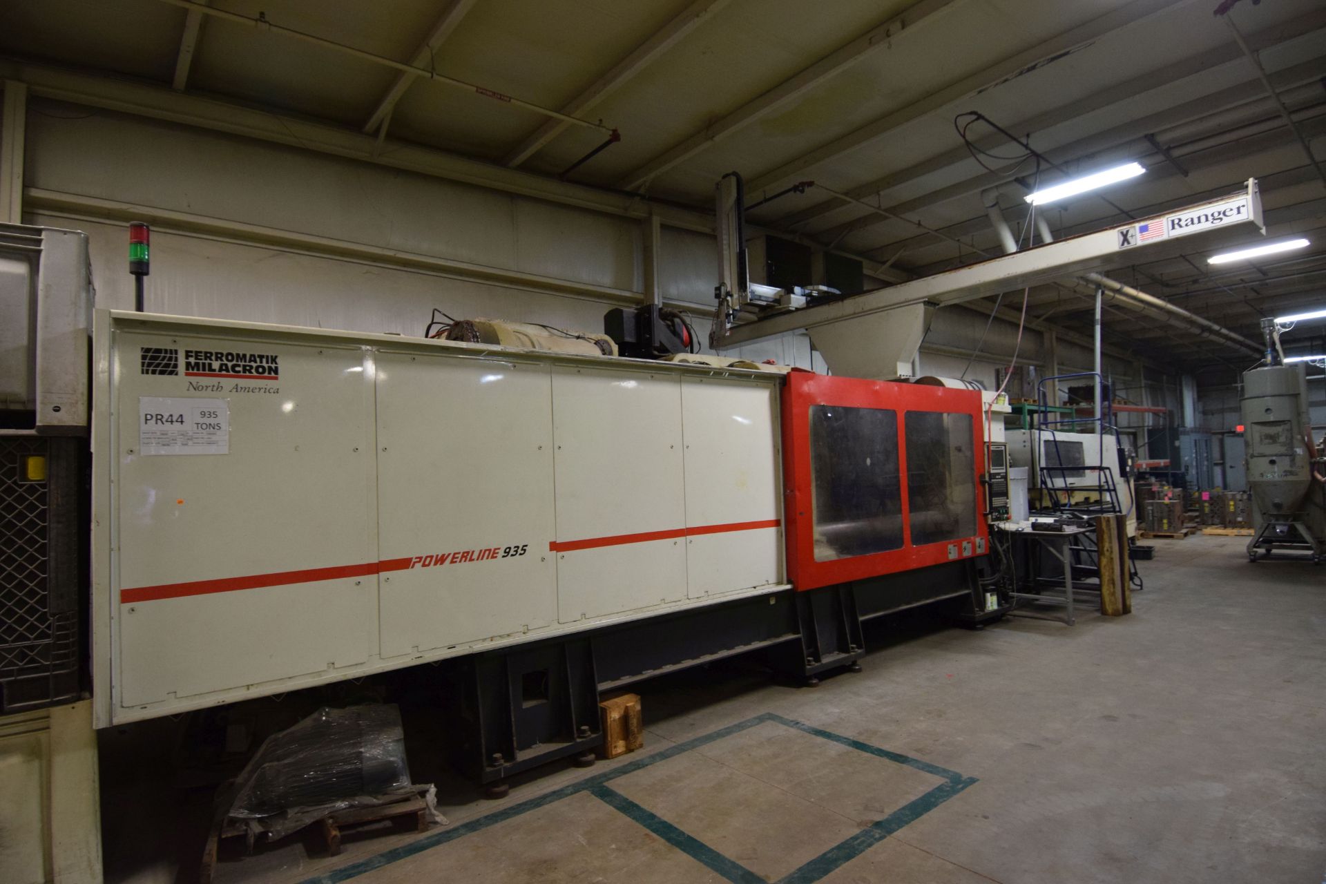 FERROMATIC MILACRON POWERLINE 935 HORIZONTAL INJECTION MOLDING MACHINE, 935 TON, MODEL NT 935-105,