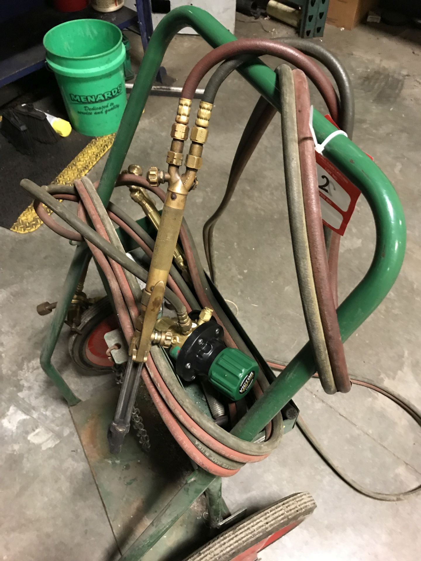 ACETYLENE TORCH SET TO INCLUDE GAUGES, HOSE, TORCH HEAD AND CART [LOCATION: BUILDING 2] - Image 3 of 3