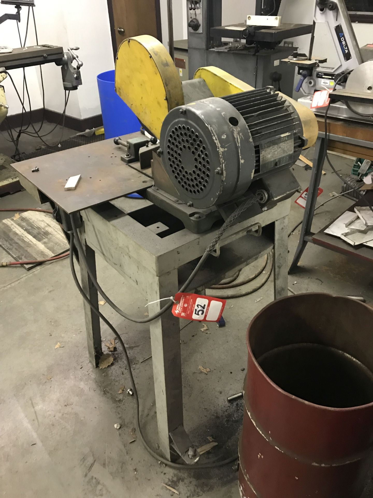 INDUSTRIAL 10'' CHOP SAW WITH STAND, VISE, 230/460 V [LOCATION: BUILDING 2] - Image 3 of 4