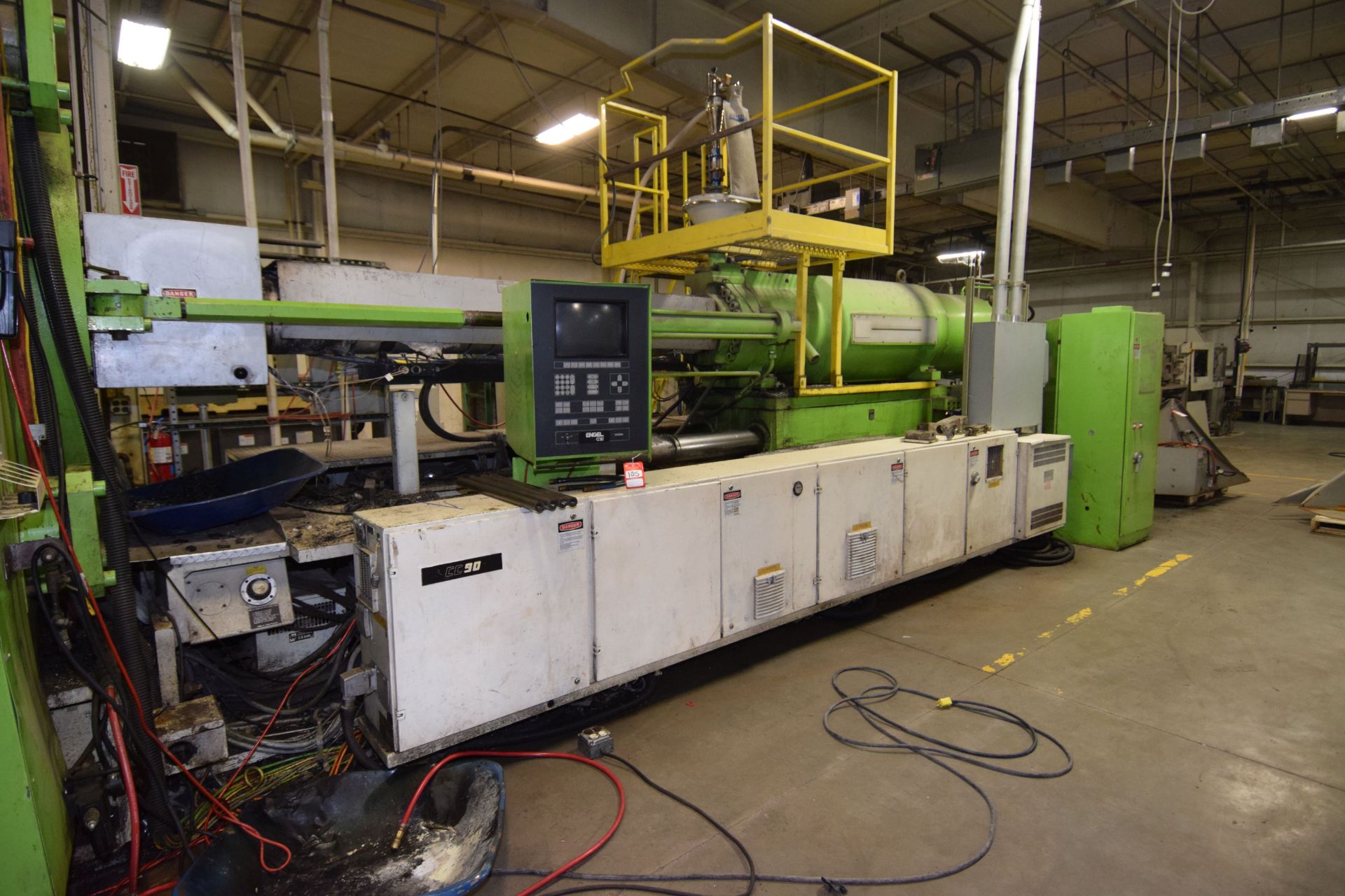 ENGEL HORIZONTAL INJECTION MOLDING MACHINE, 1300 TON, MODEL ES14000/1300, APPROX 264.04 OUNCE SHOT - Image 7 of 9