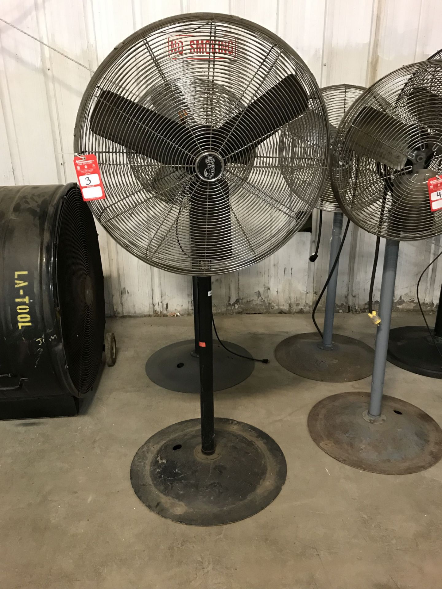 HAMPTON BAY PEDESTAL FAN, APPROX 30'' [LOCATION: BUILDING 2]