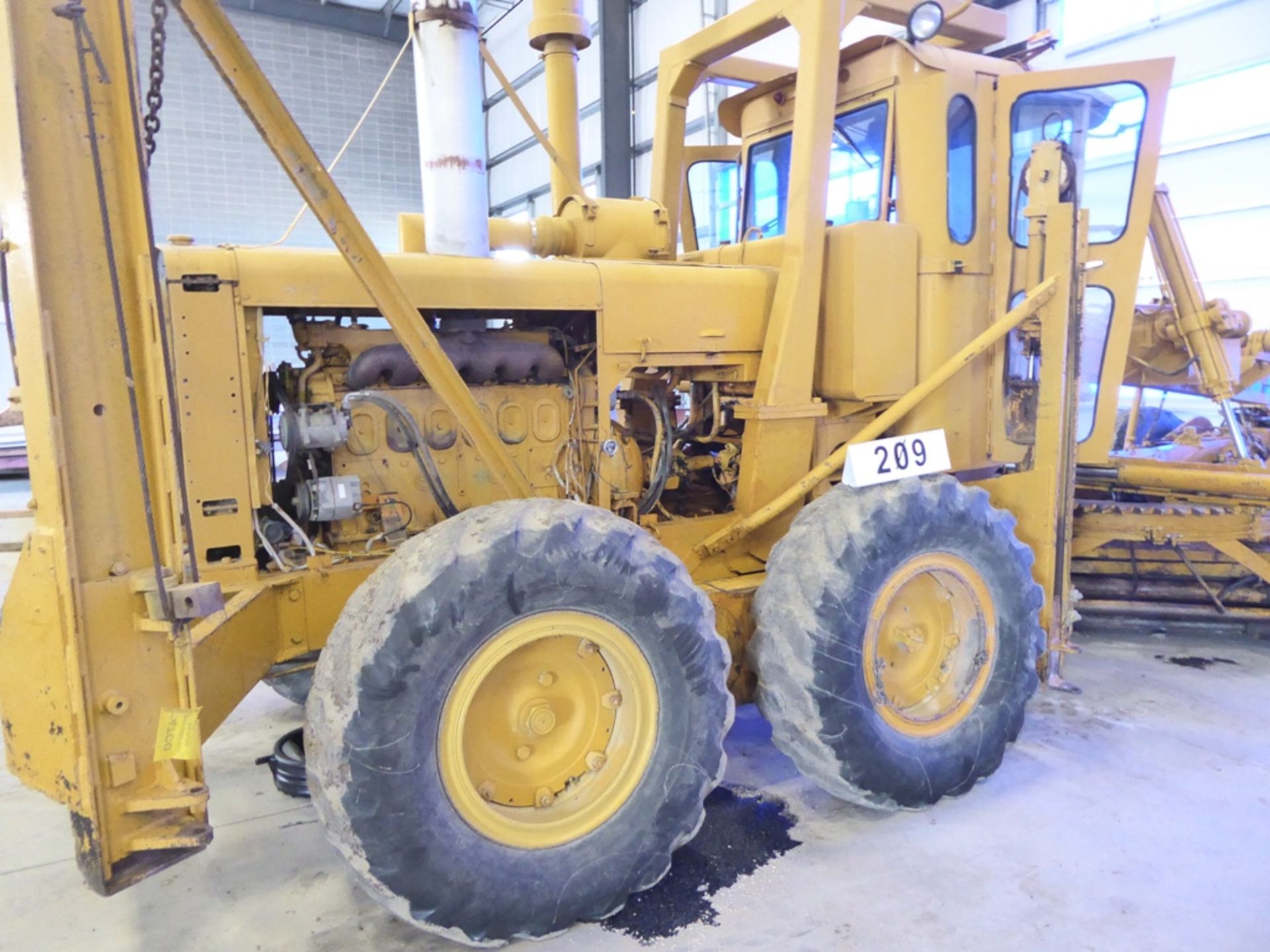 1971 CHAMPION 600B ROAD GRADER W/14' MOULD BOARD BLADE, SCARIFIER, 13' REAR SNOW WING BLADE