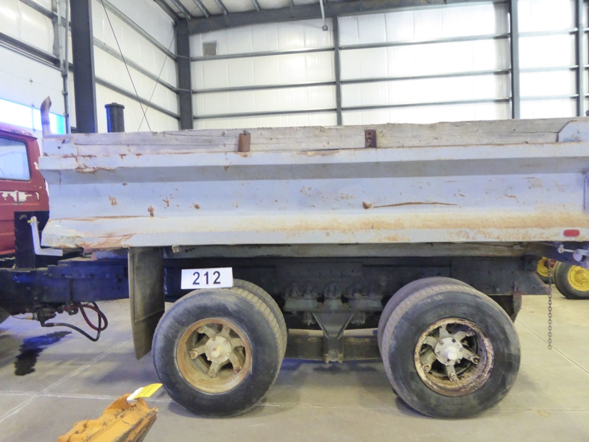 MACK DM611S T/A GRAVEL TRUCK W/10 YYARD GRAVEL BOX, 164,446 MILES SHOWING, S/N OBL - Image 7 of 8