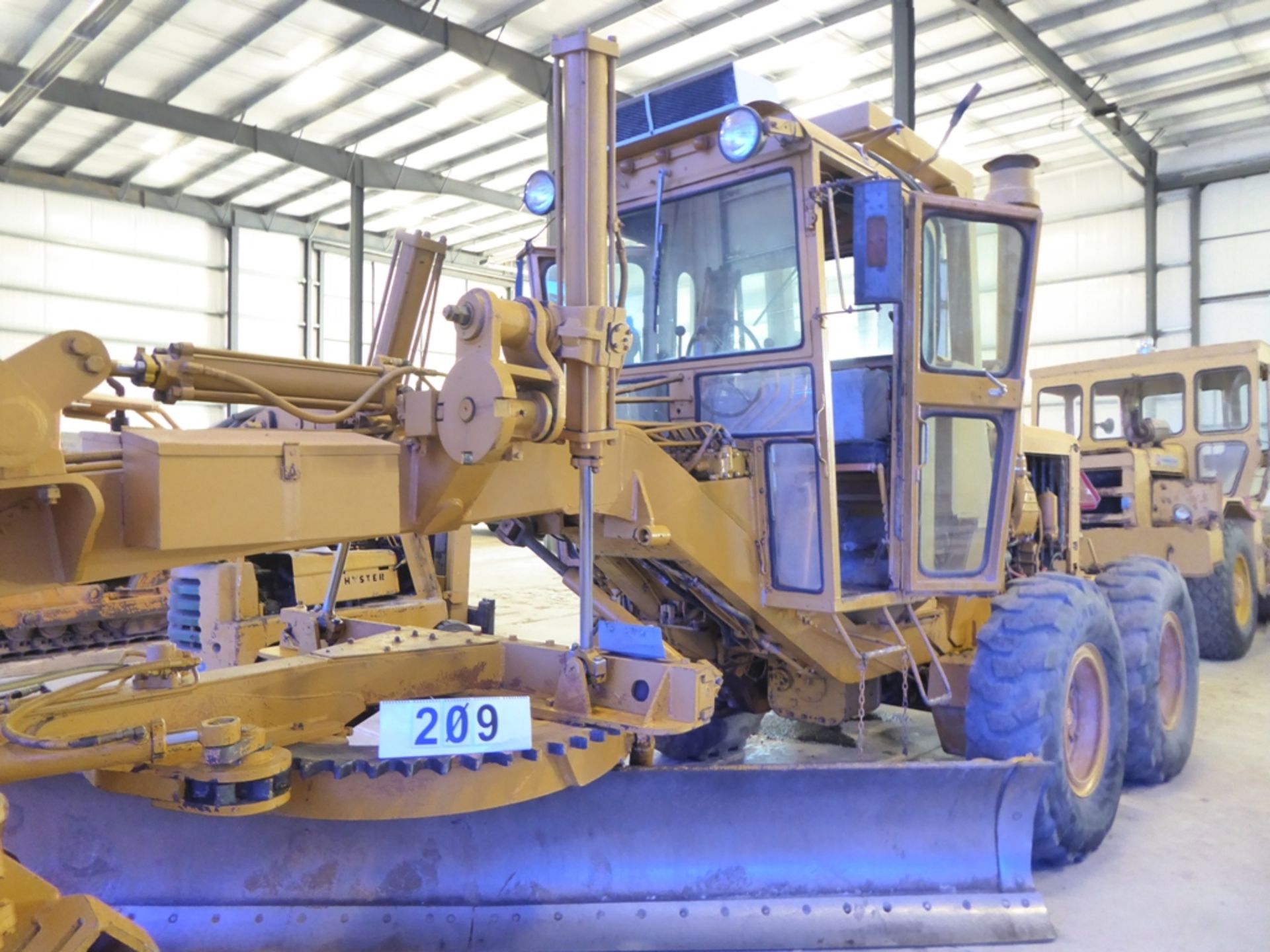 1971 CHAMPION 600B ROAD GRADER W/14' MOULD BOARD BLADE, SCARIFIER, 13' REAR SNOW WING BLADE - Image 5 of 12