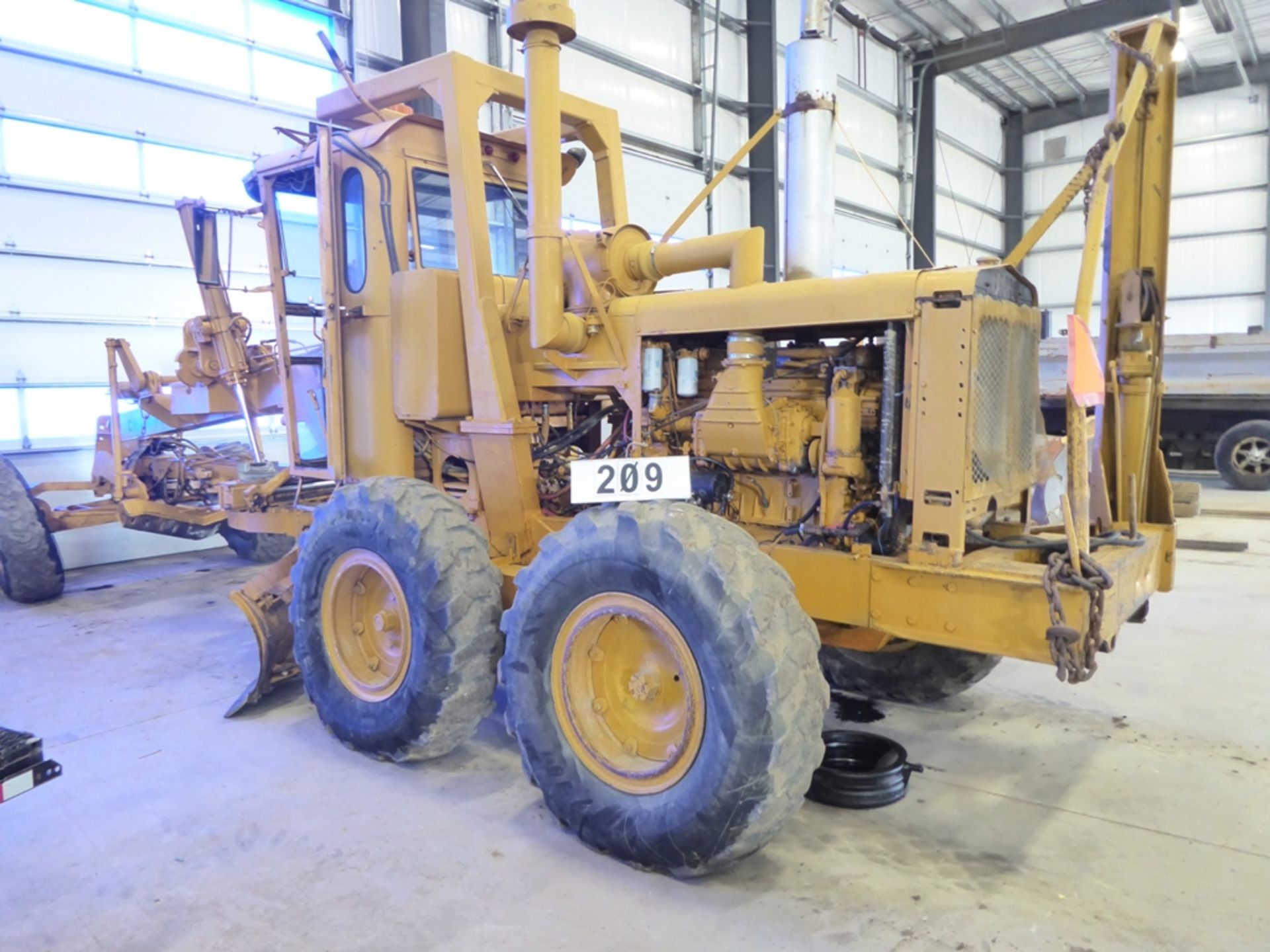 1971 CHAMPION 600B ROAD GRADER W/14' MOULD BOARD BLADE, SCARIFIER, 13' REAR SNOW WING BLADE - Image 3 of 12