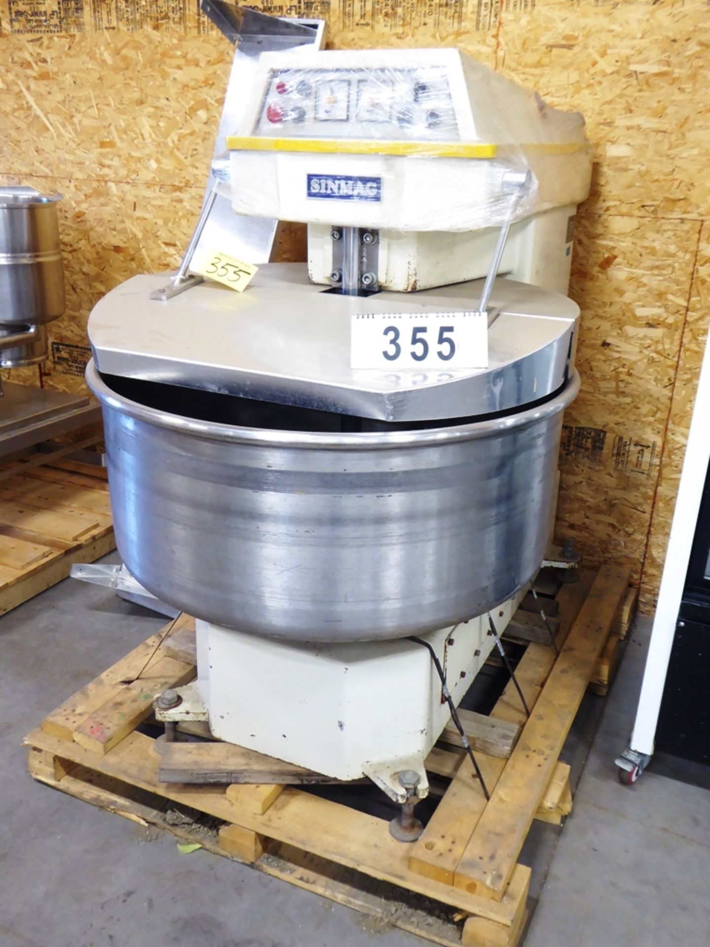 SINMAG SM 1600 BOWL MIXER 3PH