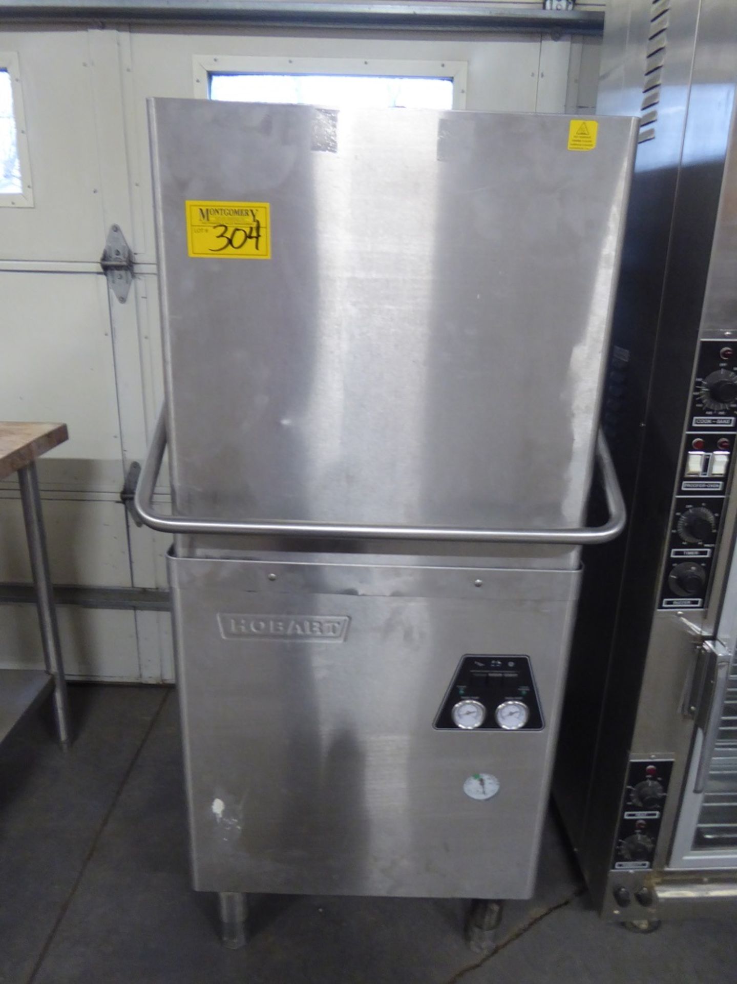 HOBART H67 COMMERCIAL UPRIGHT DISHWASHER - 3PH