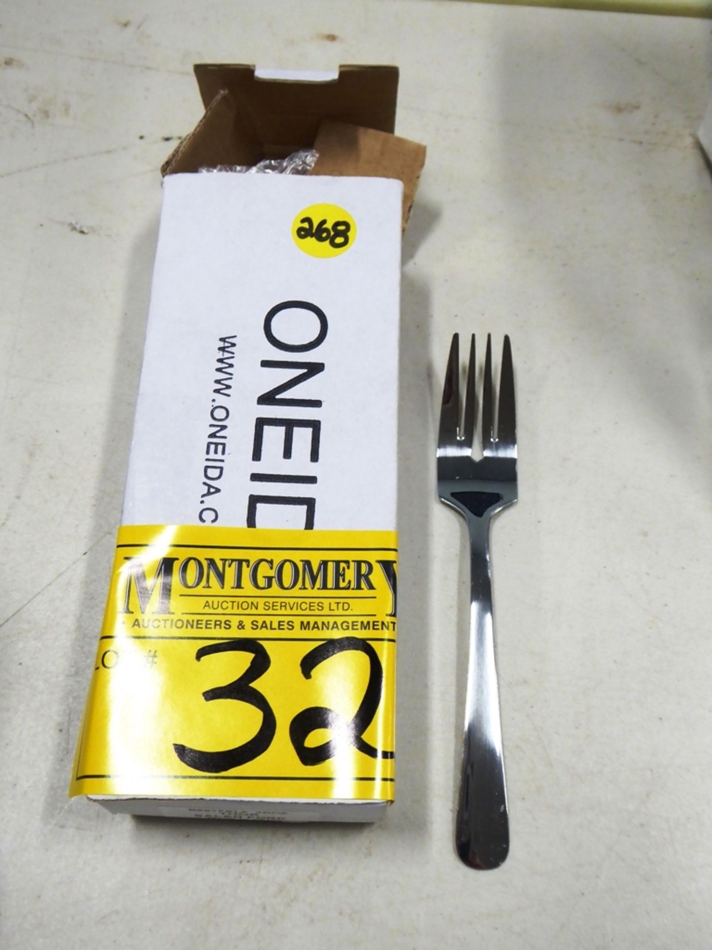 L/O (NEW) ONEIDA THOR SALAD/DESSERT FORKS